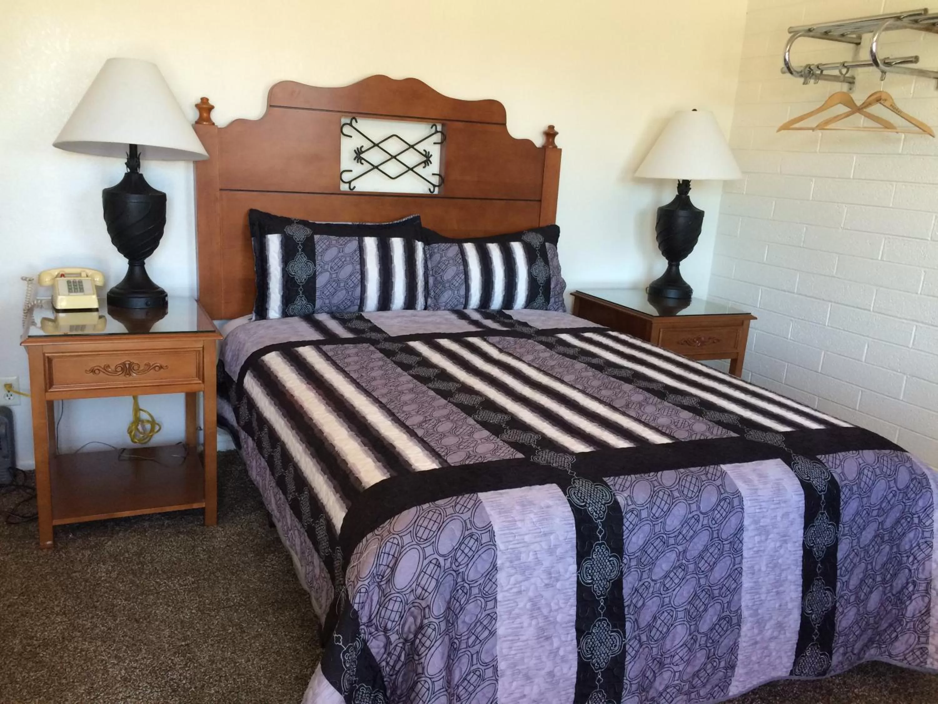 Bed in Bryce Way Motel