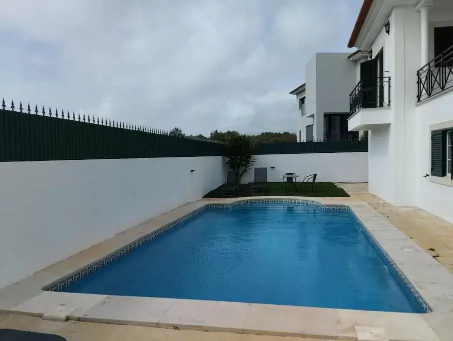 Swimming Pool in Villa Privée Cascais