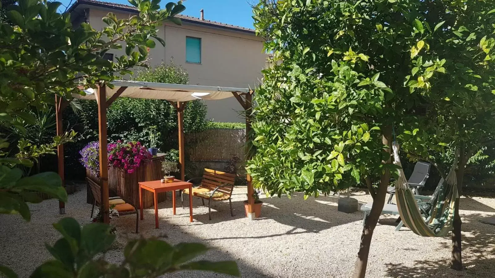 Garden view in Hotel VILLA ITALIA