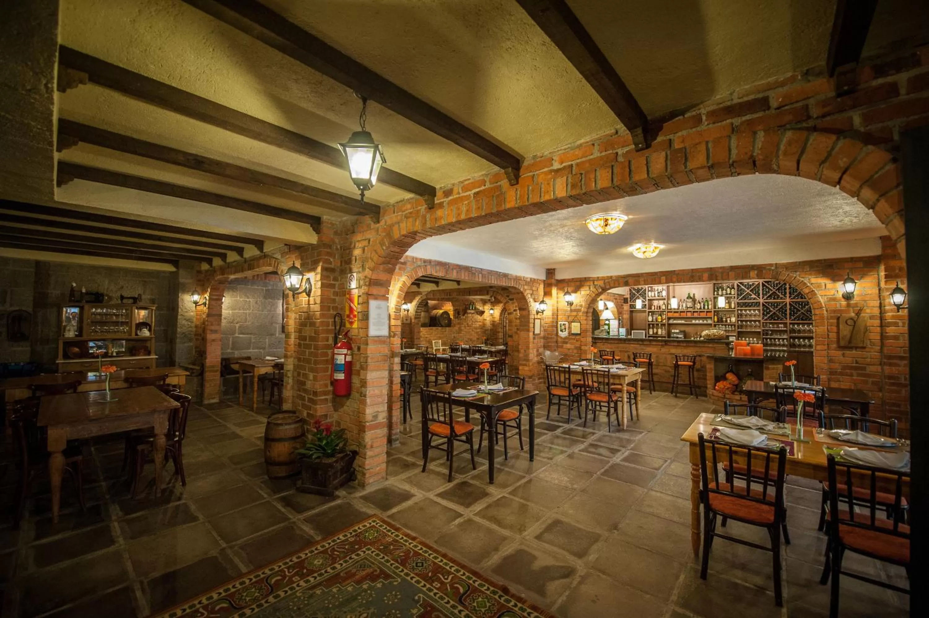 Restaurant/places to eat in Farina Park Hotel