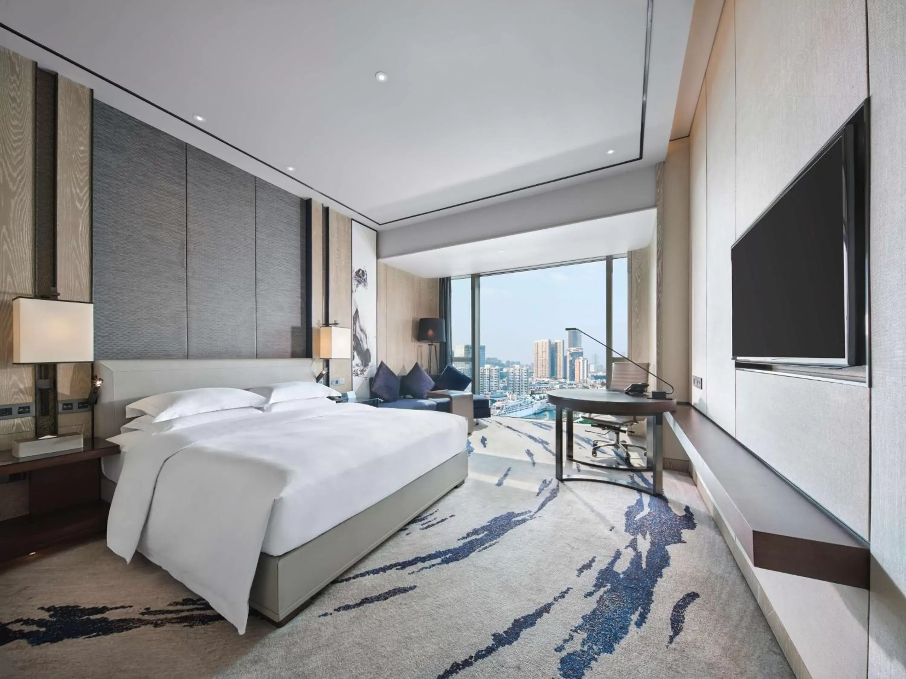 Bed in Hilton Shenzhen Shekou Nanhai