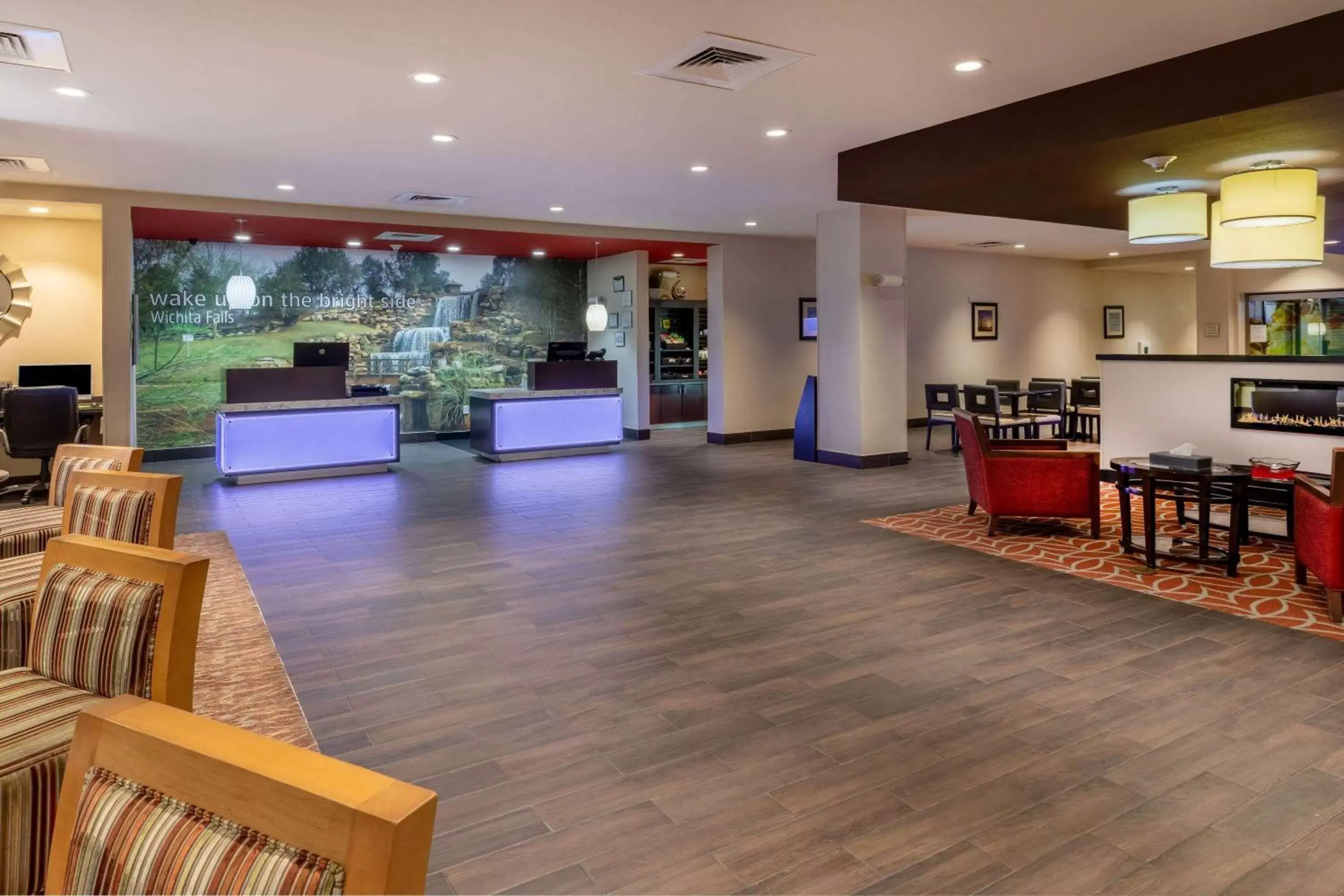 Lobby or reception, Lobby/Reception in La Quinta by Wyndham Wichita Falls - MSU Area