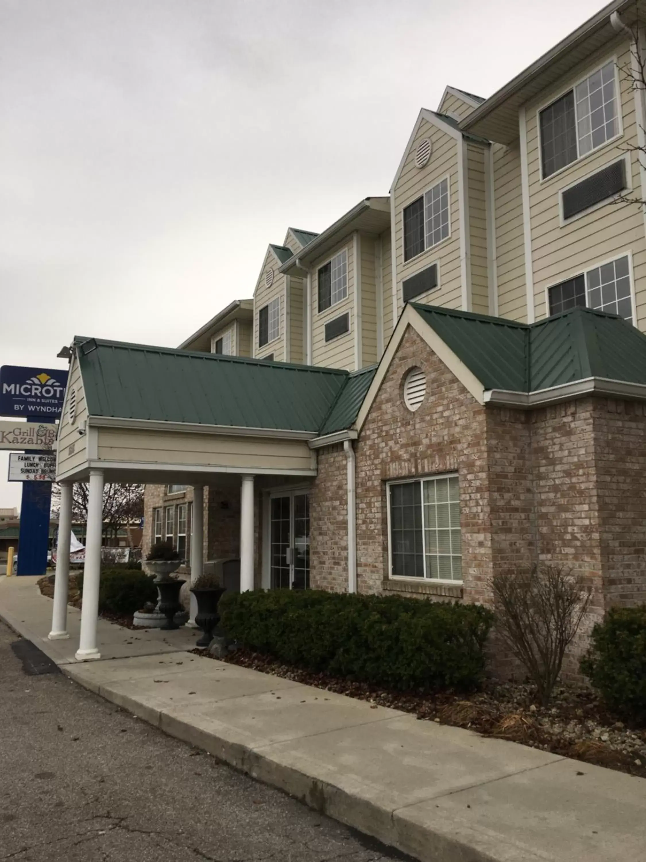 Facade/entrance, Property Building in Microtel Inn & Suites by Wyndham Indianapolis Airport