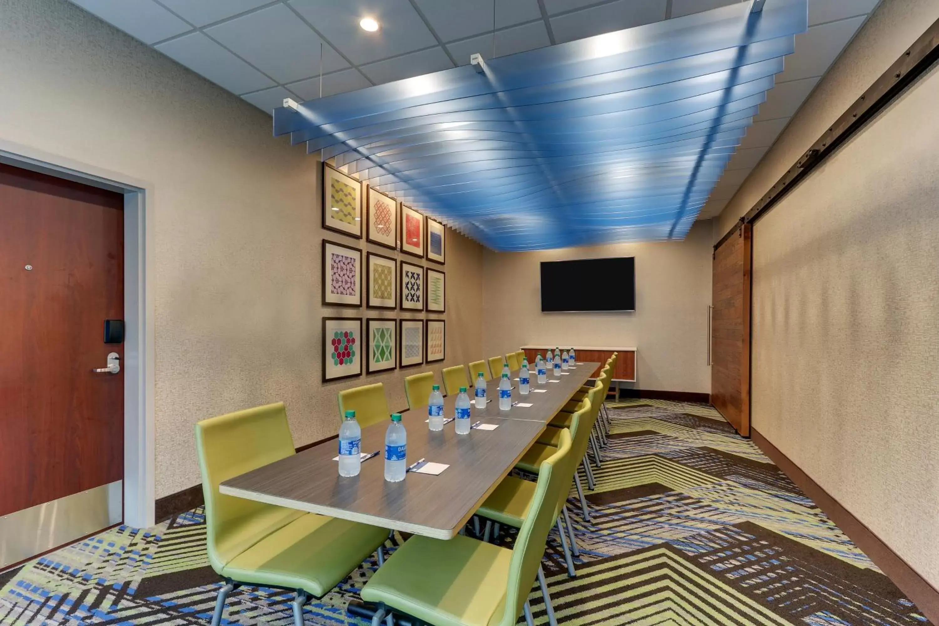 Meeting/conference room in Holiday Inn Express & Suites - Saugerties - Hudson Valley, an IHG Hotel