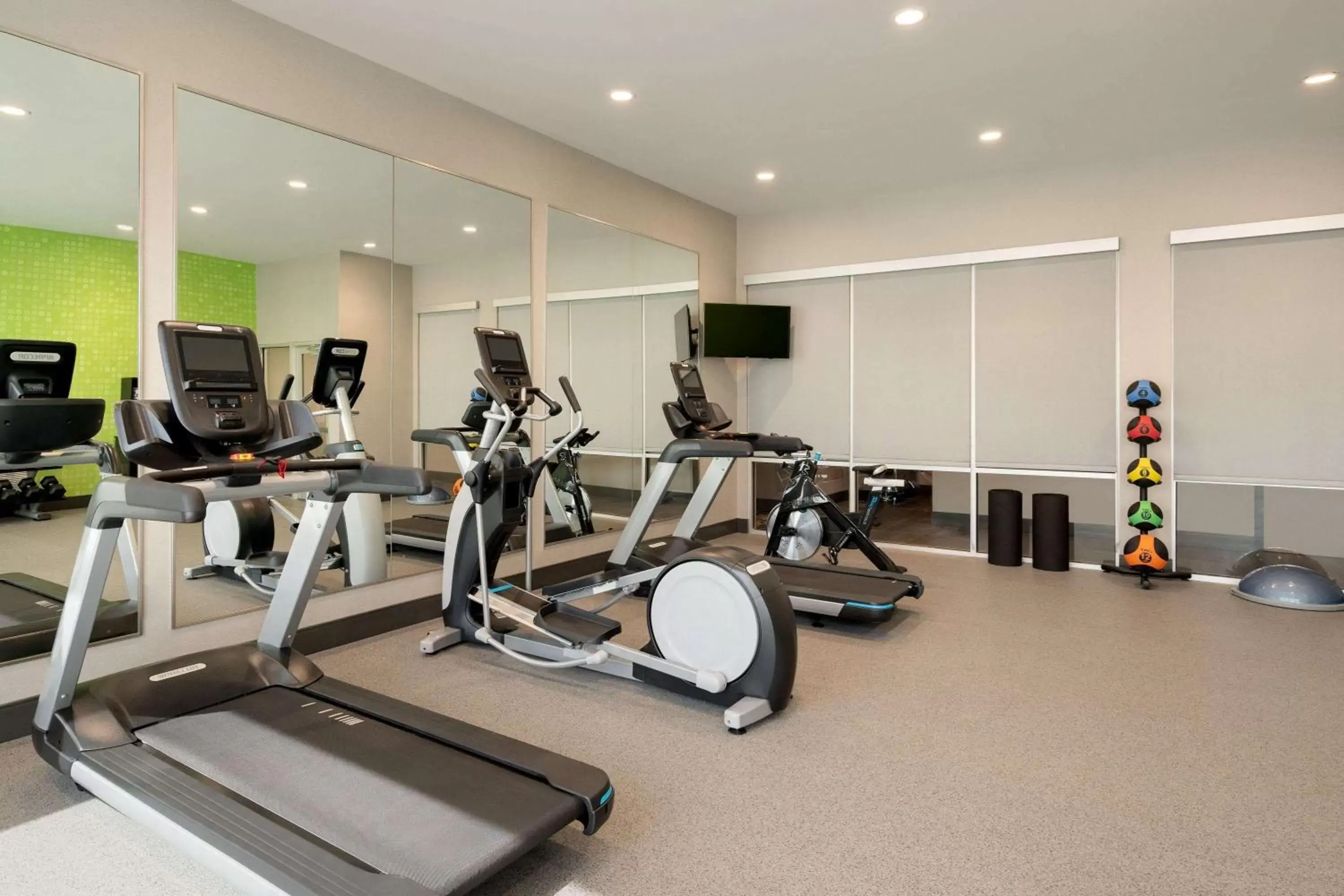 Activities, Fitness Center/Facilities in La Quinta Inn & Suites by Wyndham San Antonio Seaworld LAFB