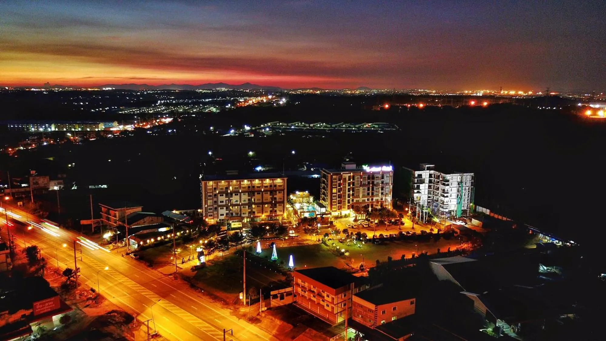 Property building in The Contrast i Hotel