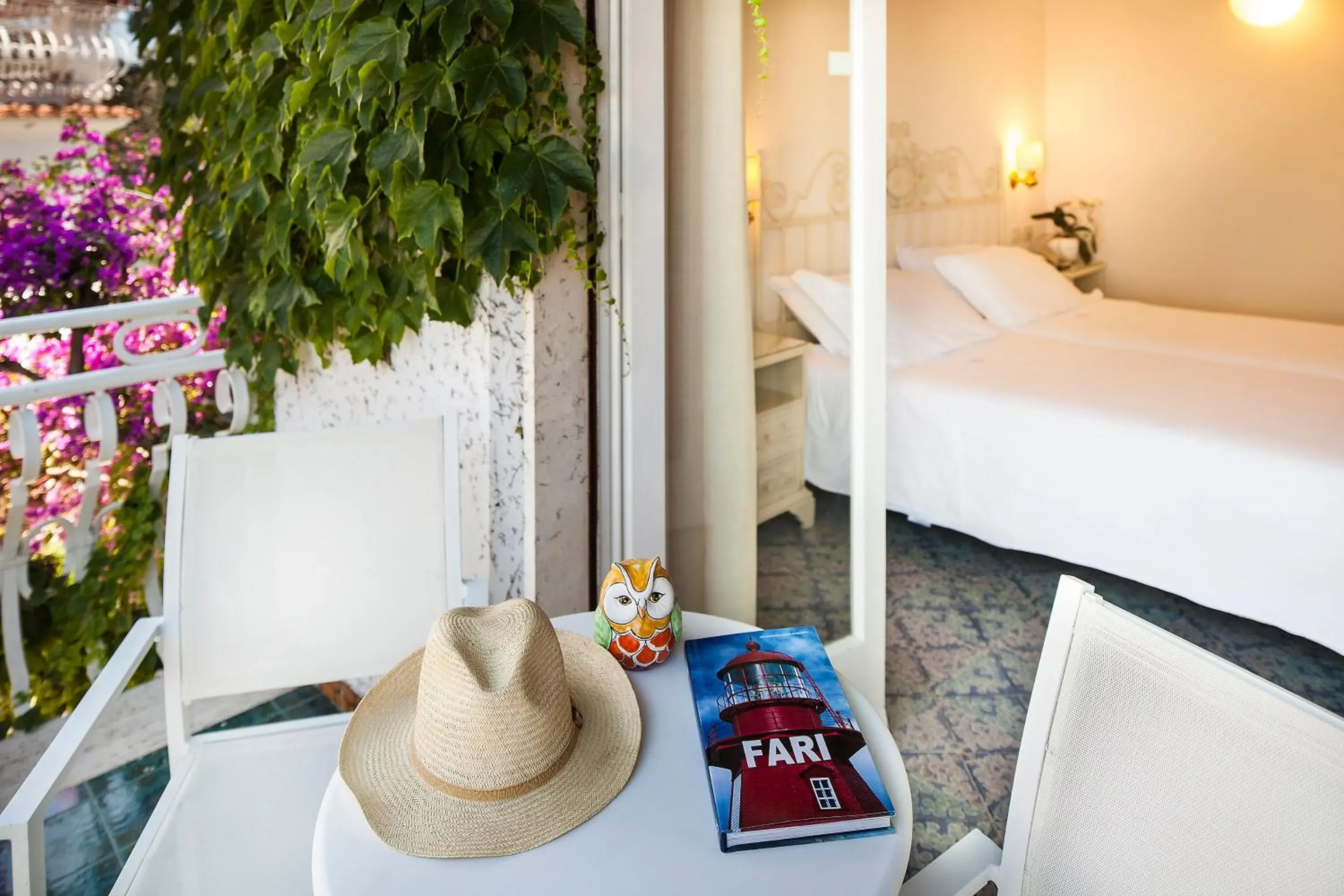 Balcony/Terrace, Bed in Hotel Continental Ischia