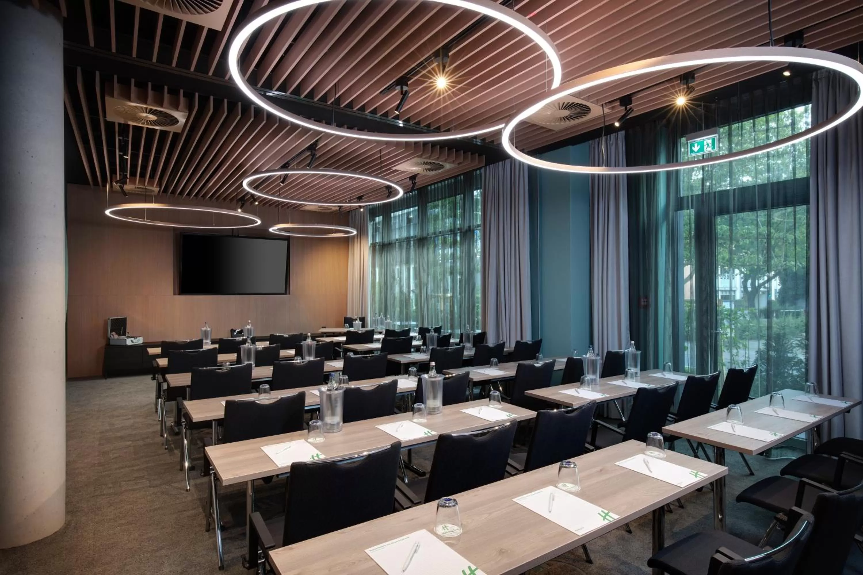 Meeting/conference room in Holiday Inn - Osnabrück by IHG