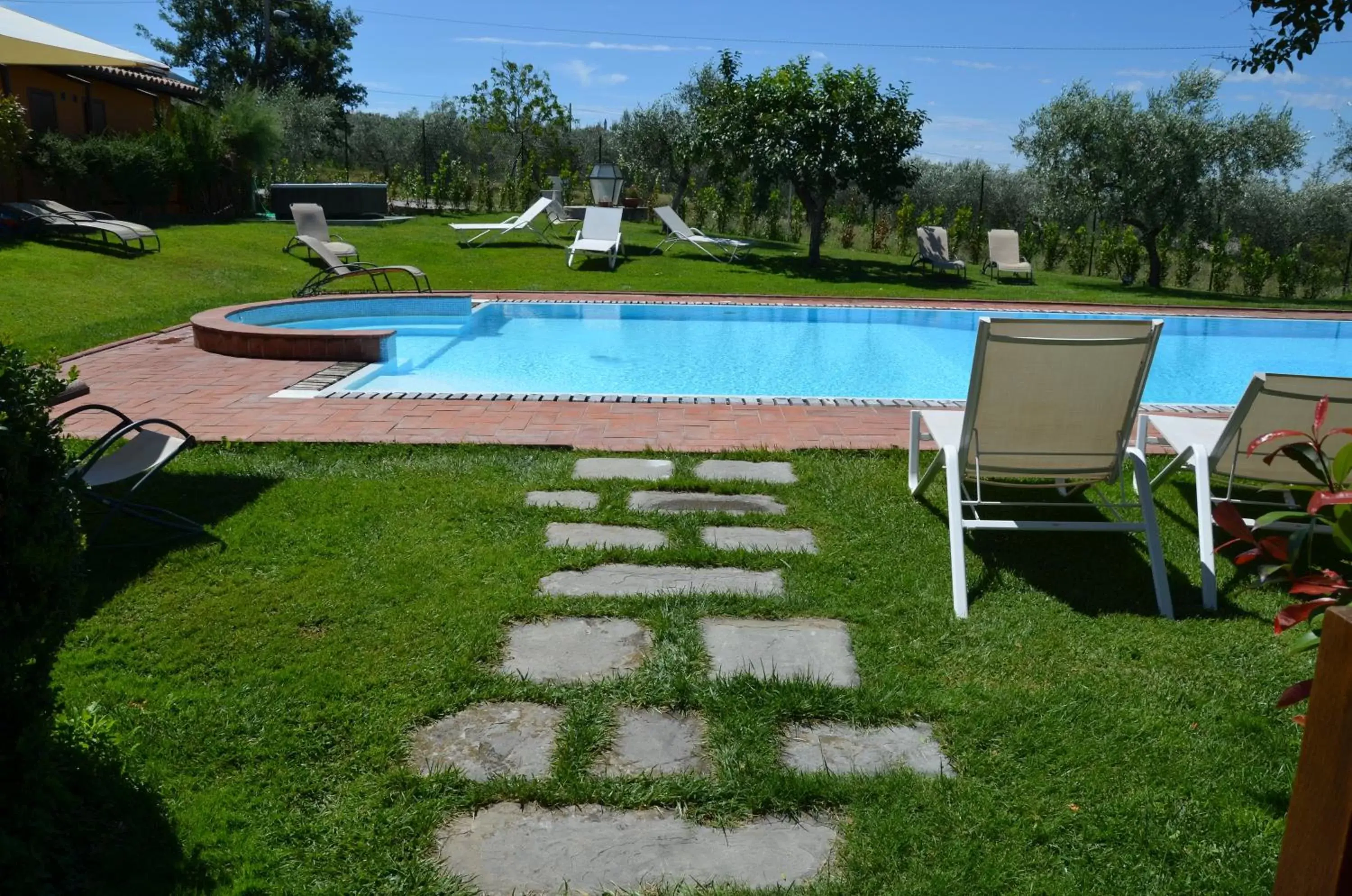 Area and facilities, Swimming Pool in Il Borgo Dell'Ulivo