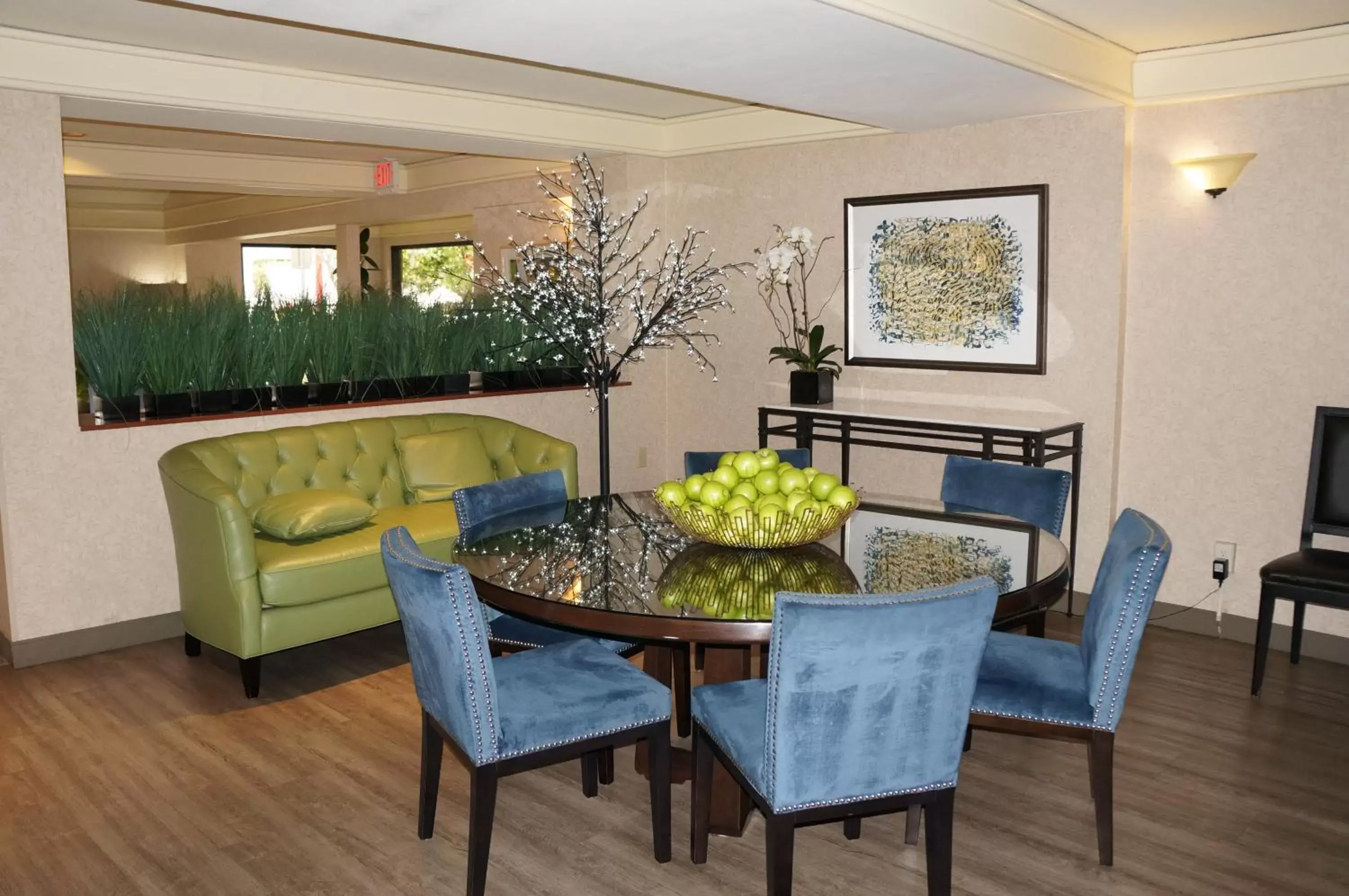 Lobby or reception in Maple Tree Inn