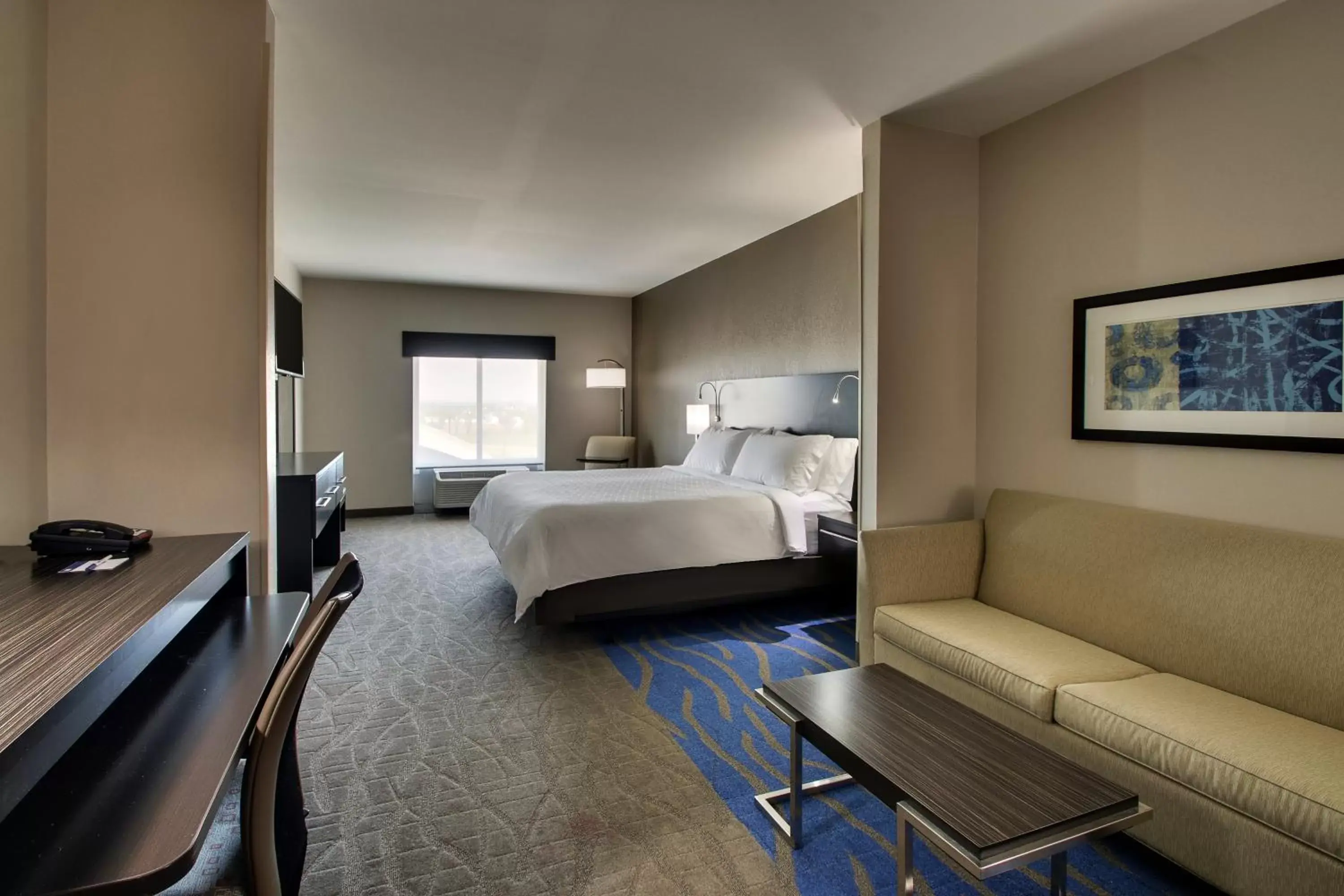 King Suite in Holiday Inn Express & Suites Lancaster East - Strasburg, an IHG Hotel