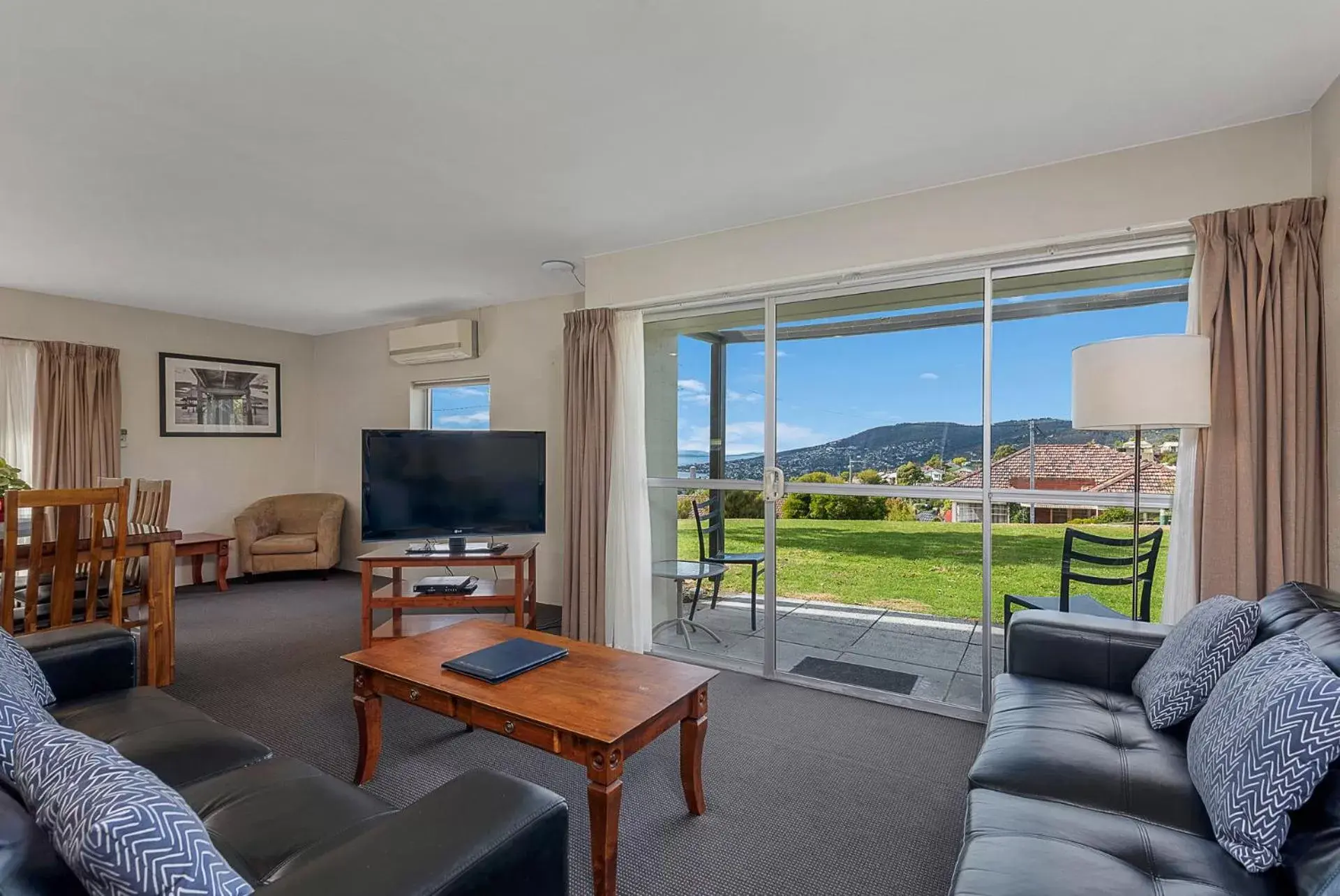 Seating Area in Bay View Villas