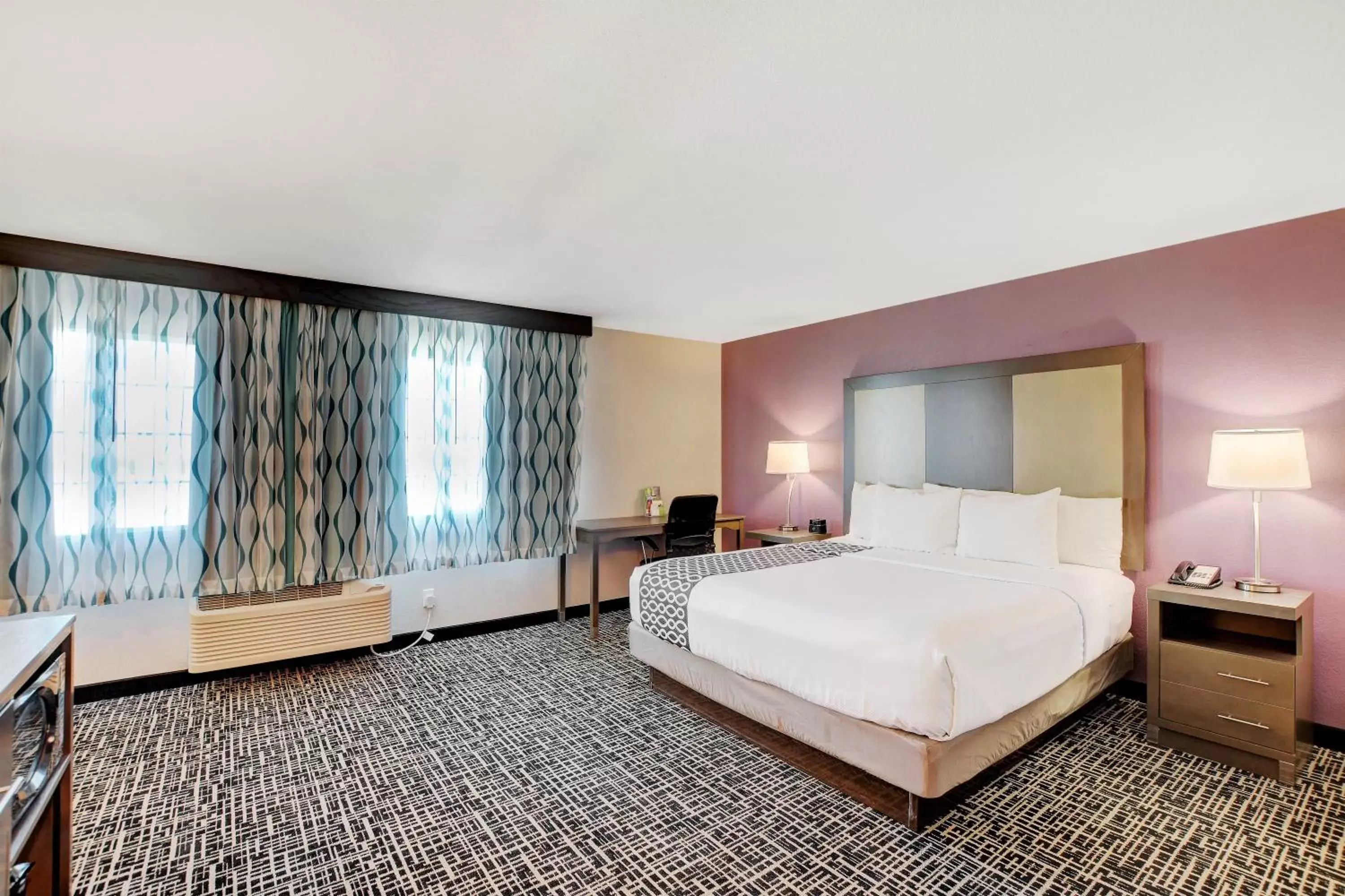 Bedroom, Bed in La Quinta Inn & Suites by Wyndham Las Vegas Nellis