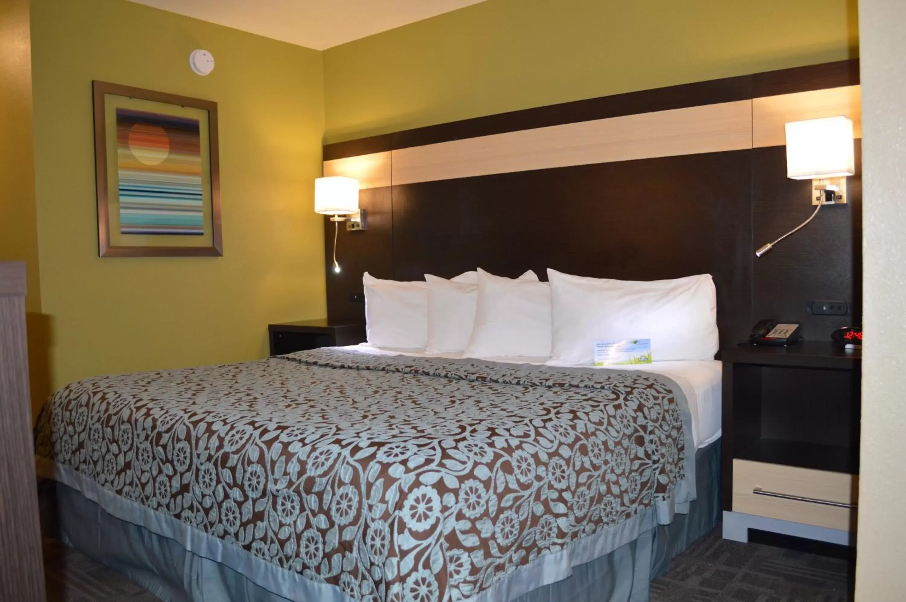 Bed in Days Inn by Wyndham Carlsbad