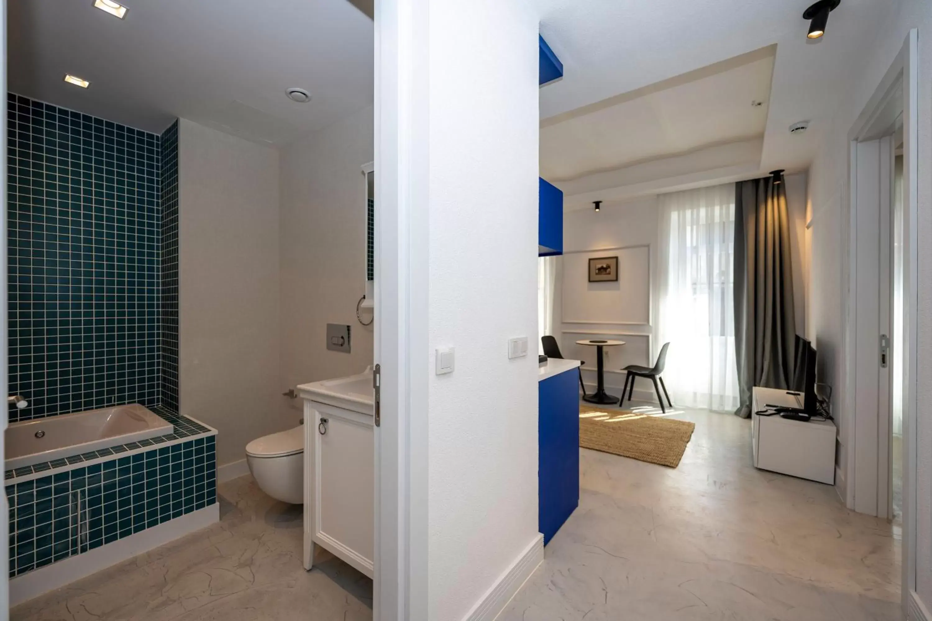 Hot Tub, Bathroom in Juno Hotel Taksim
