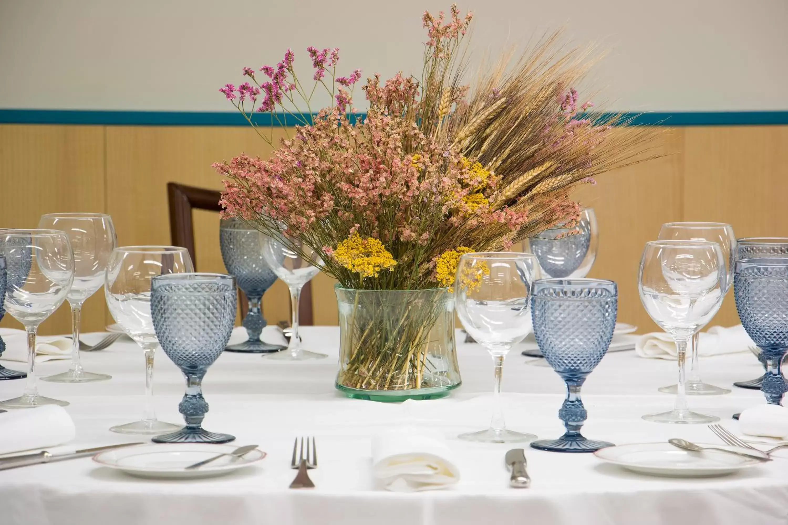 Banquet/Function facilities, Restaurant/Places to Eat in Hotel Meira