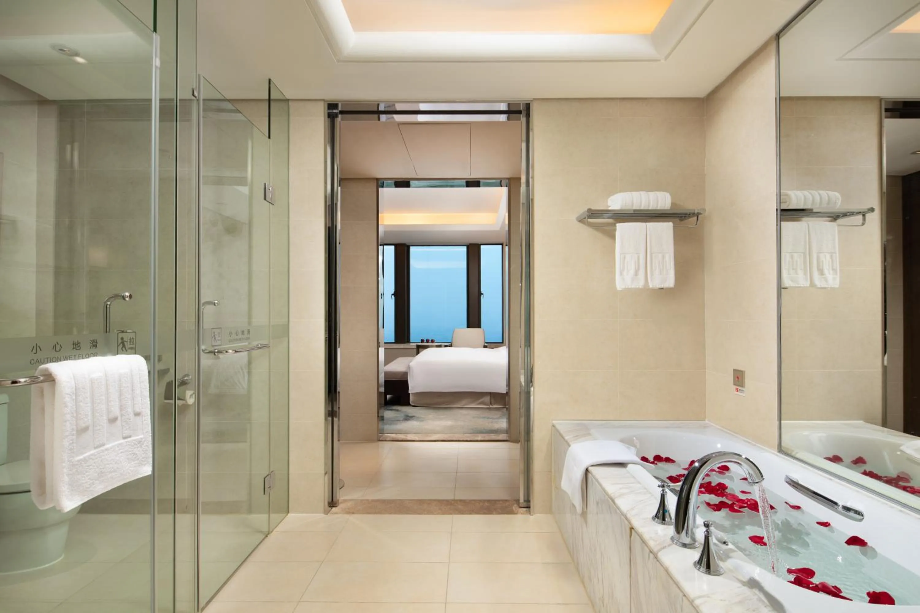 Shower, Bed in Yun Hotel Wuhan