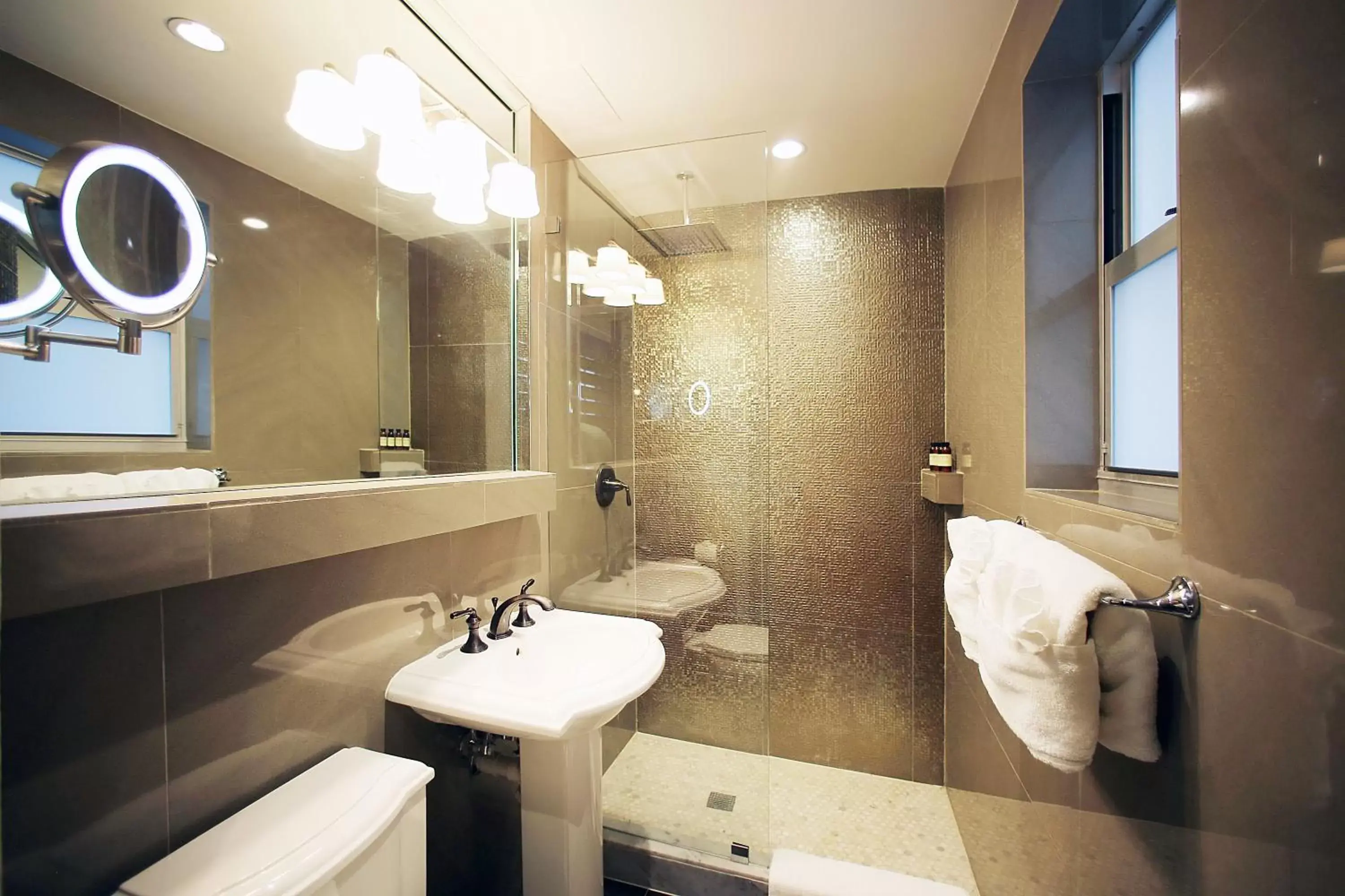 Bathroom in Cavalier South Beach Hotel