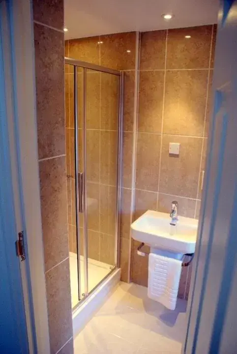 Bathroom in The Parson Woodforde