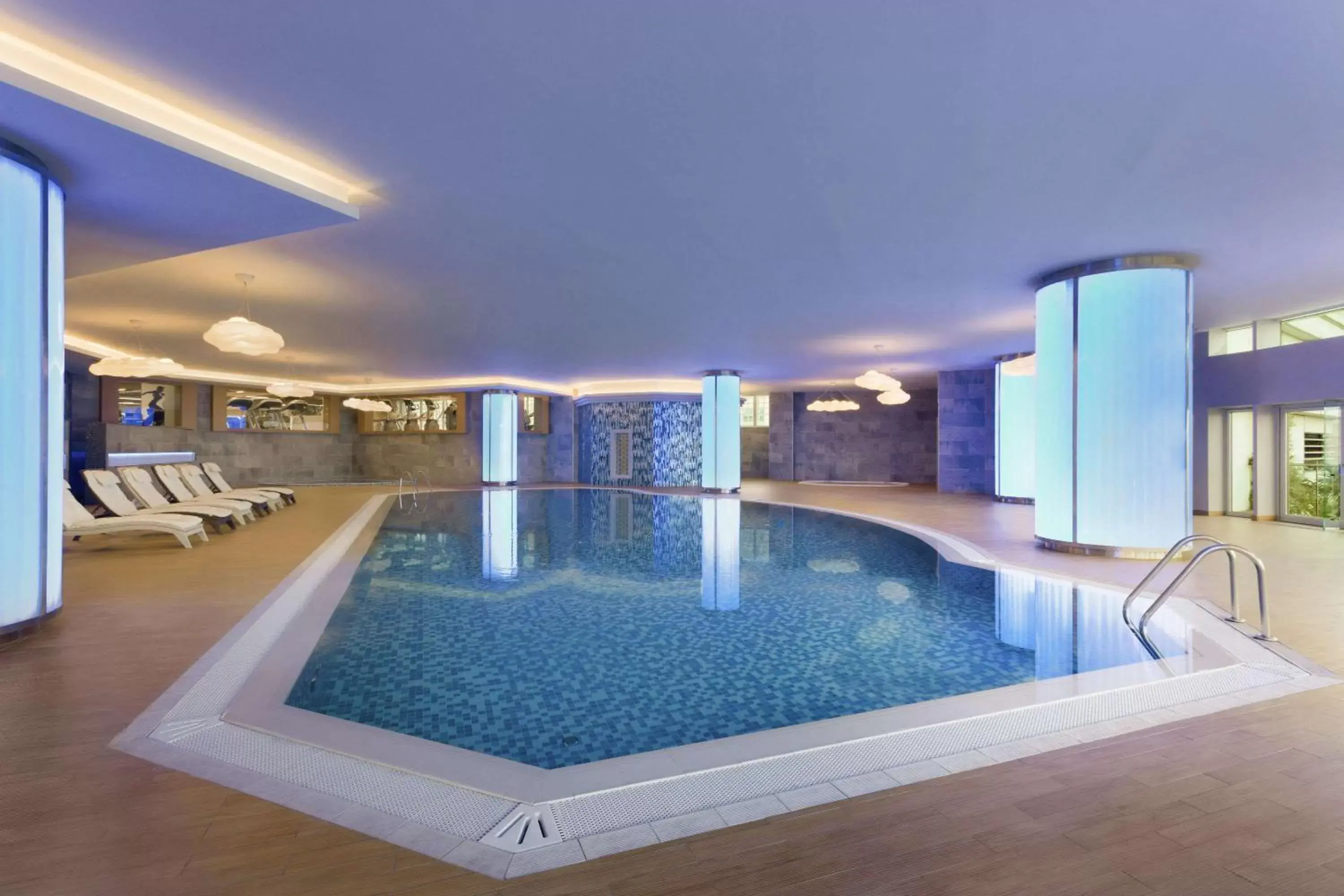 Activities, Swimming Pool in Wyndham Grand Istanbul Europe