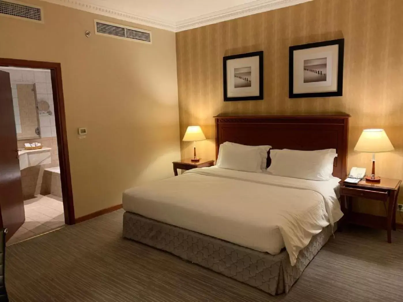 Bedroom, Bed in Executives Hotel - Olaya Bedroom, Bed in Executives Hotel - Olaya