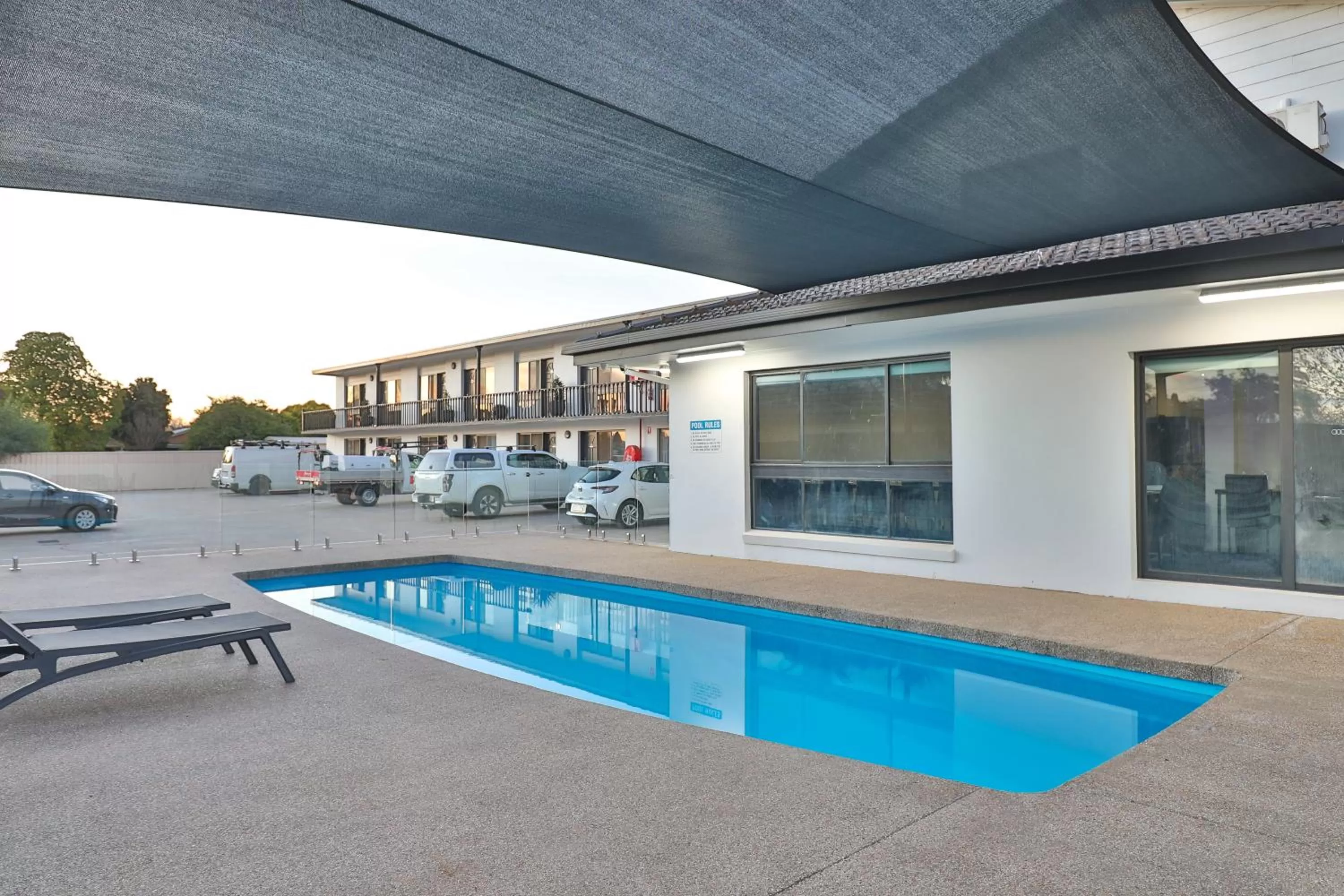 Swimming pool in Boulevard Motor Inn Mildura