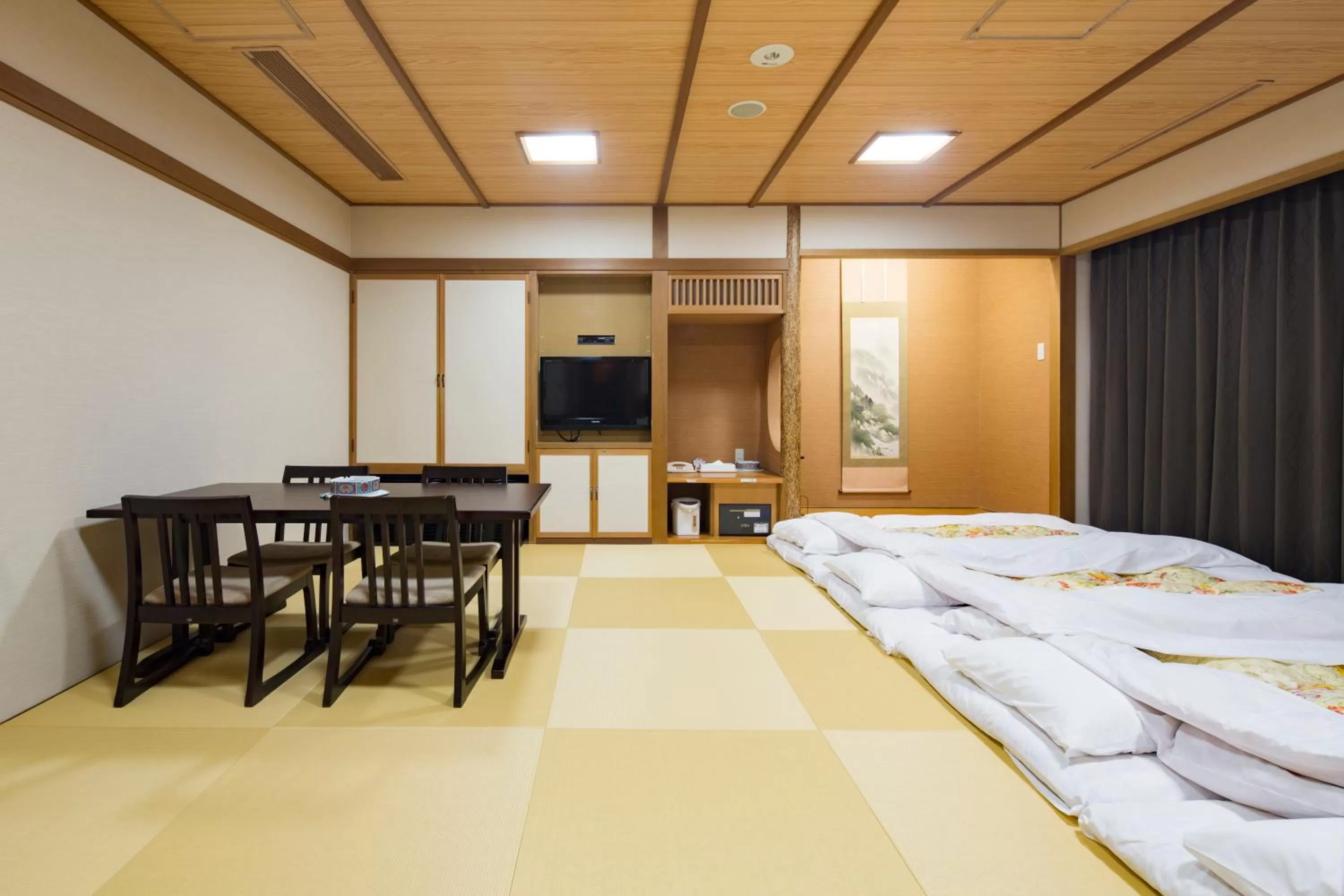Living room, Bed in Premier Hotel -CABIN- Obihiro