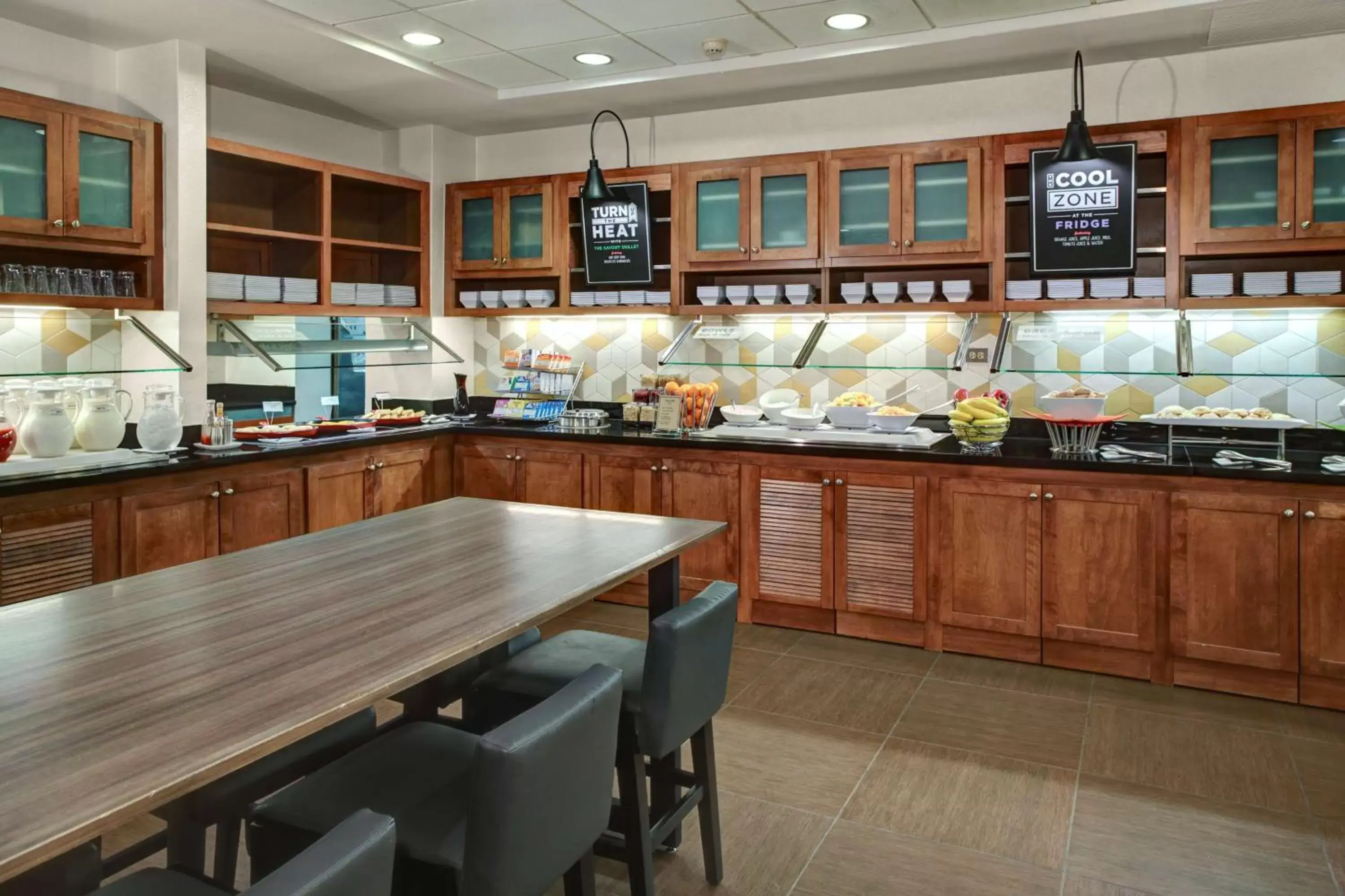 Restaurant/Places to Eat in Hyatt Place Charlotte Airport Billy Graham Parkway