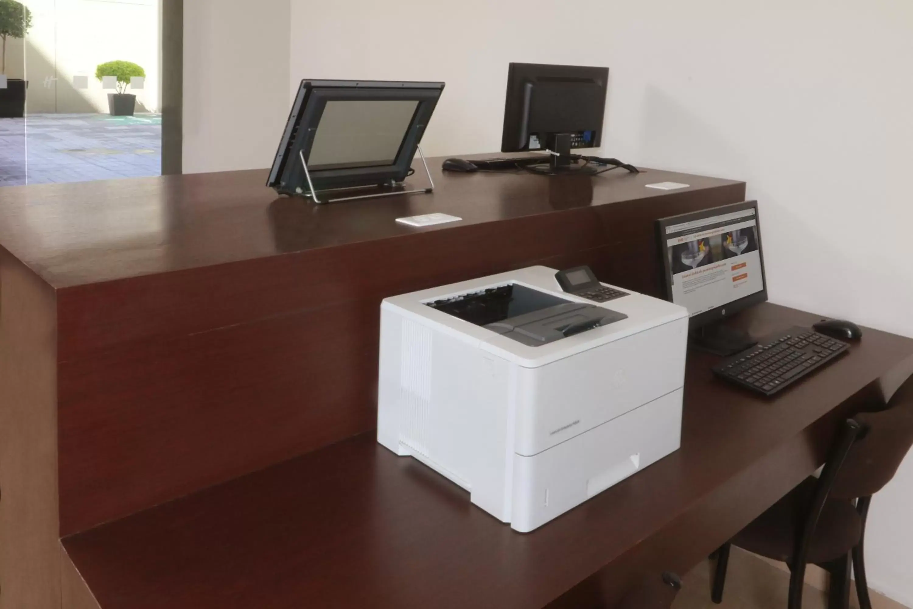 Business facilities in Holiday Inn Express Mexico Aeropuerto, an IHG Hotel