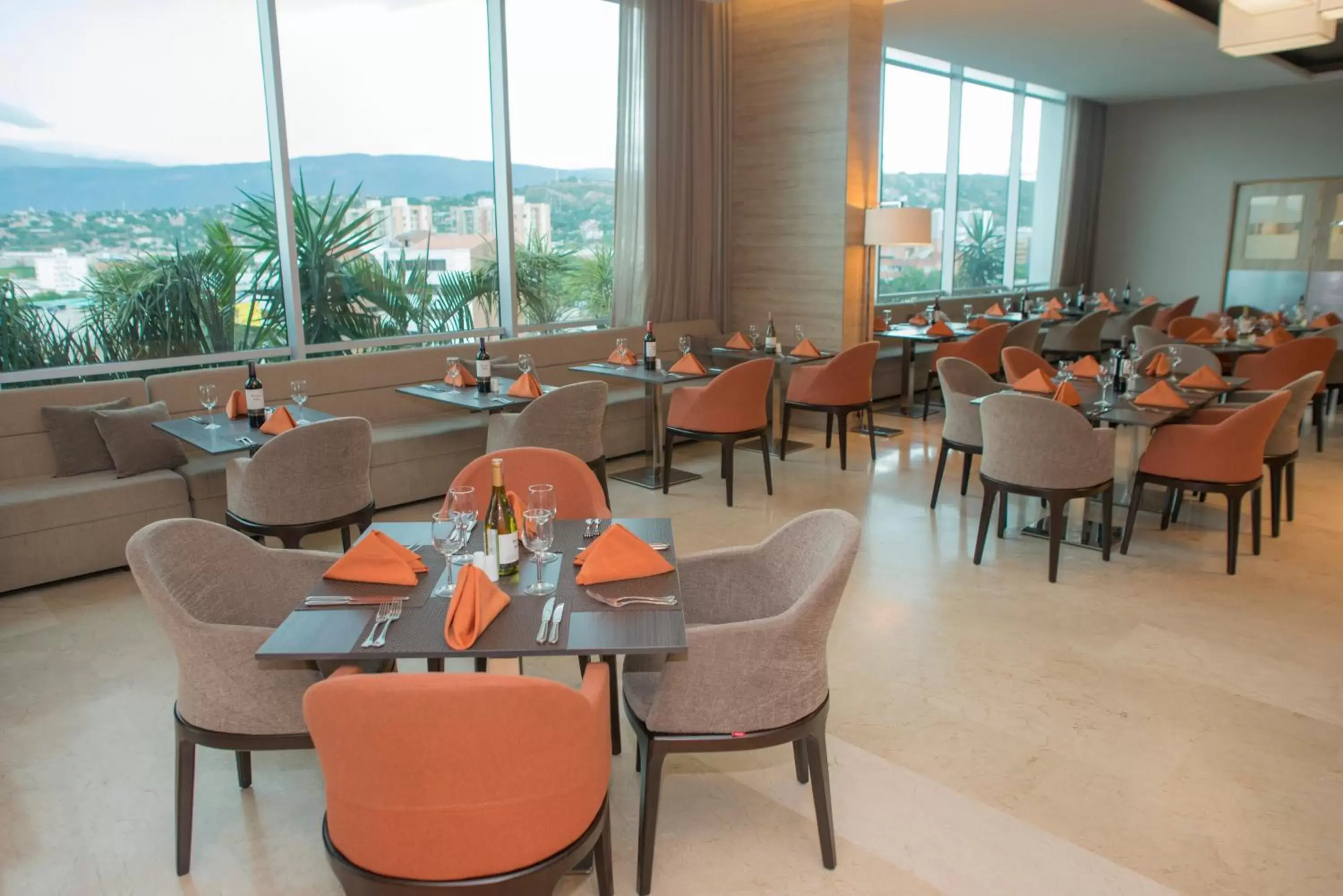 Restaurant/Places to Eat in Holiday Inn Cúcuta, an IHG Hotel