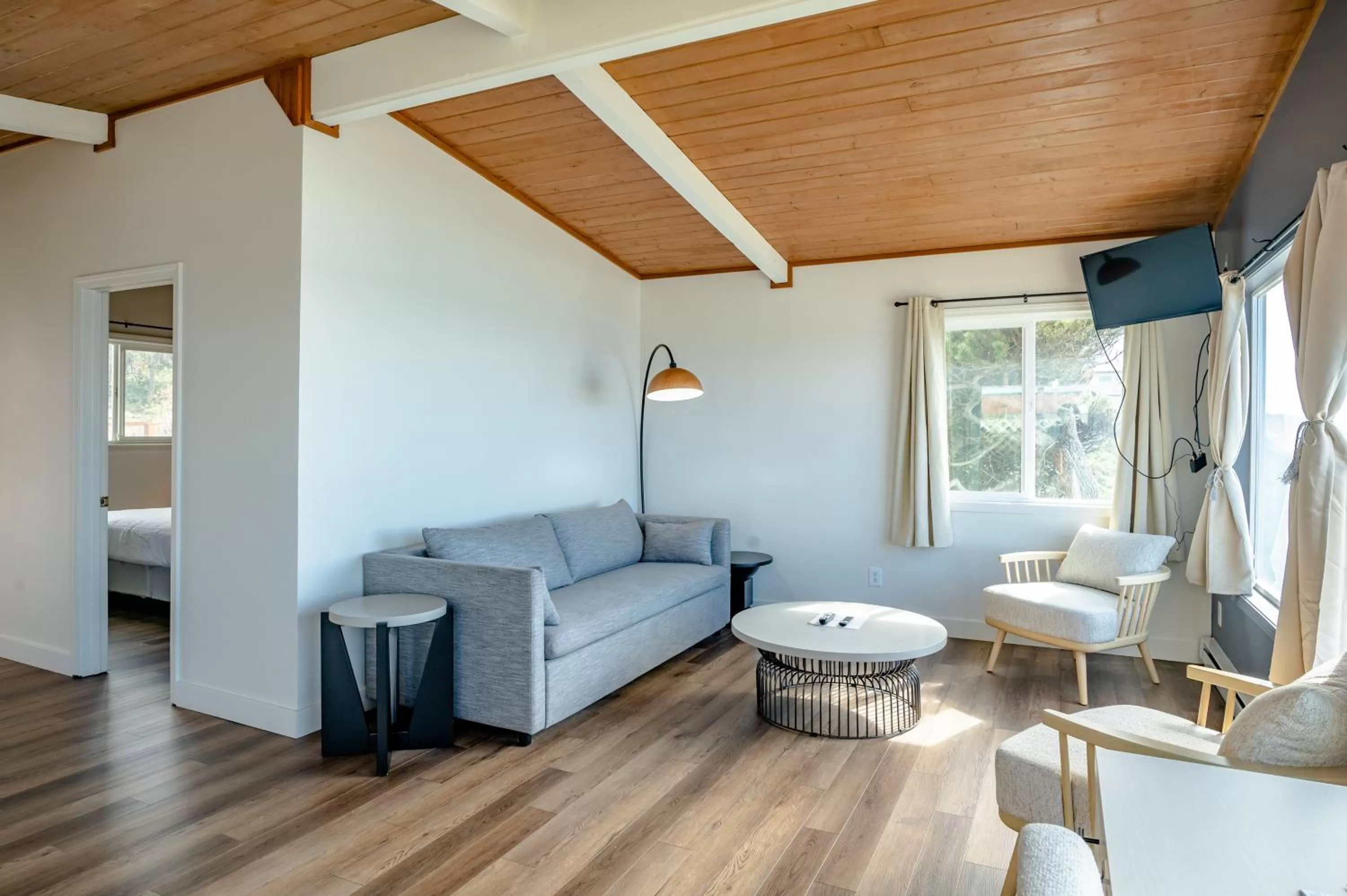 Living room in Seagull Beachfront Inn