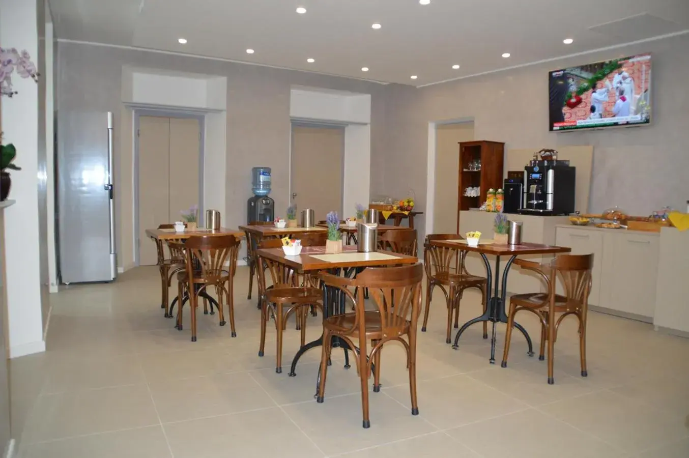 Communal lounge/ TV room, Restaurant/Places to Eat in Hotel Il Loggiato Dei Serviti