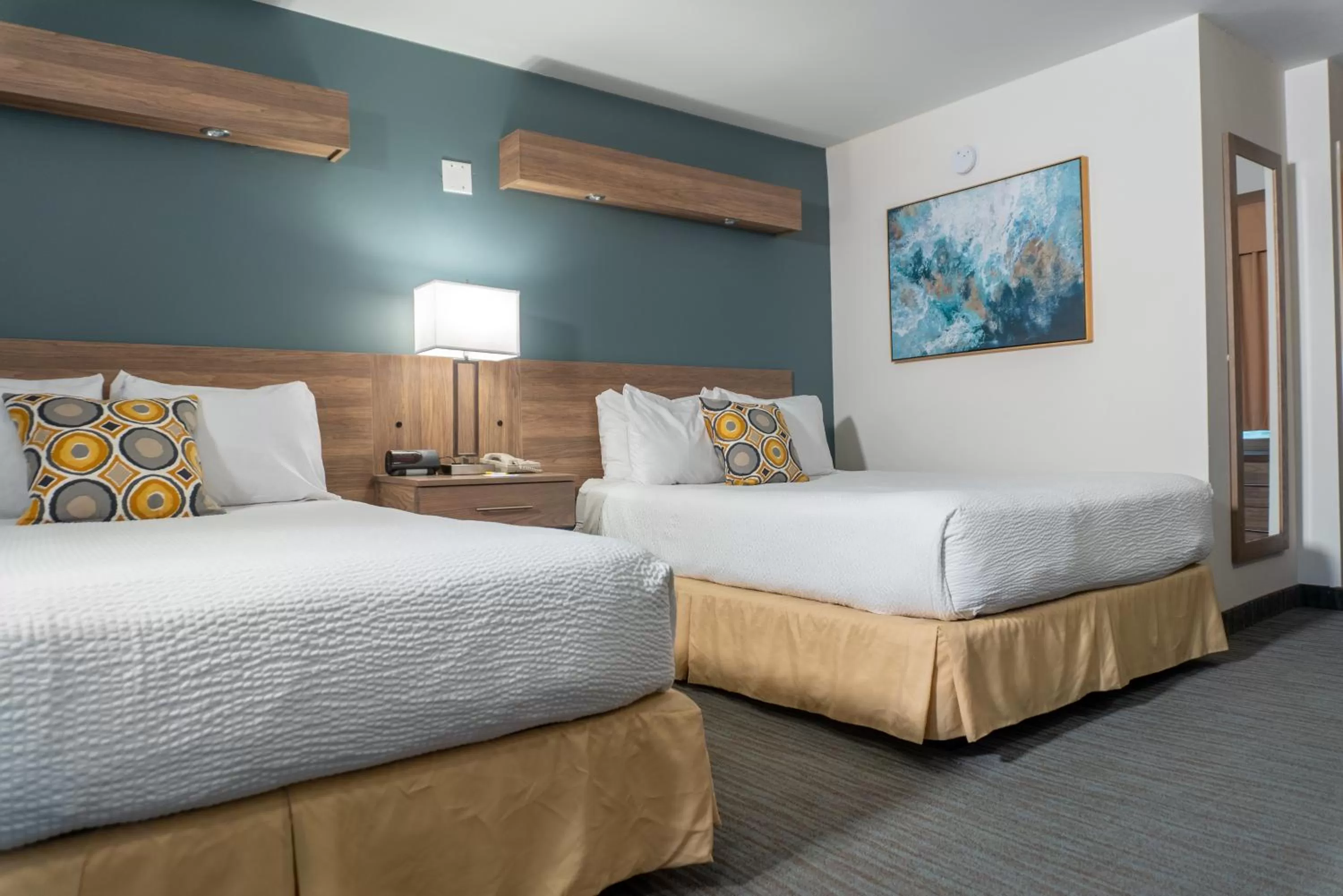 Bed in Days Inn by Wyndham Niagara Falls Centre St By the Falls