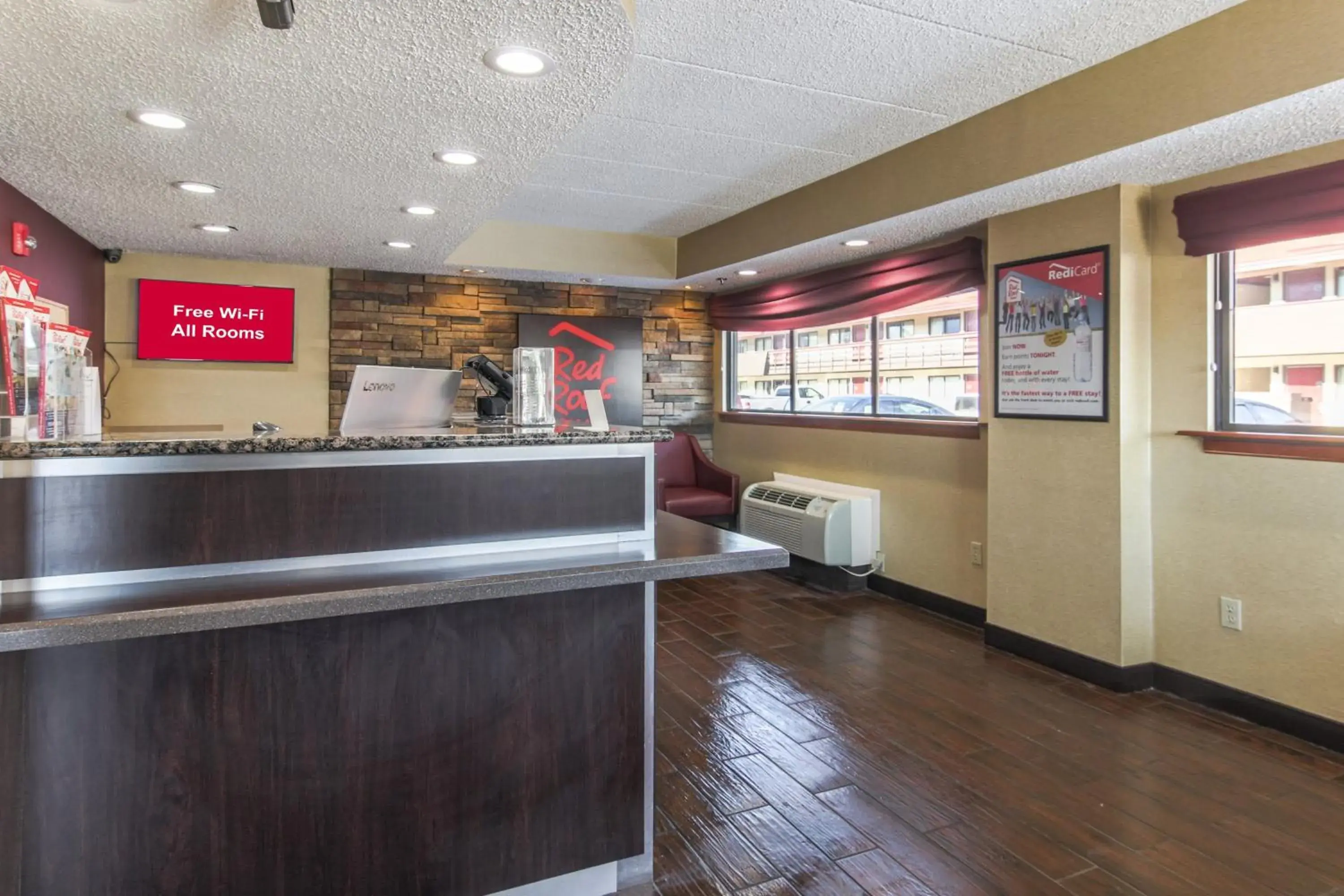 Lobby or reception, Lobby/Reception in Red Roof Inn Detroit - Troy