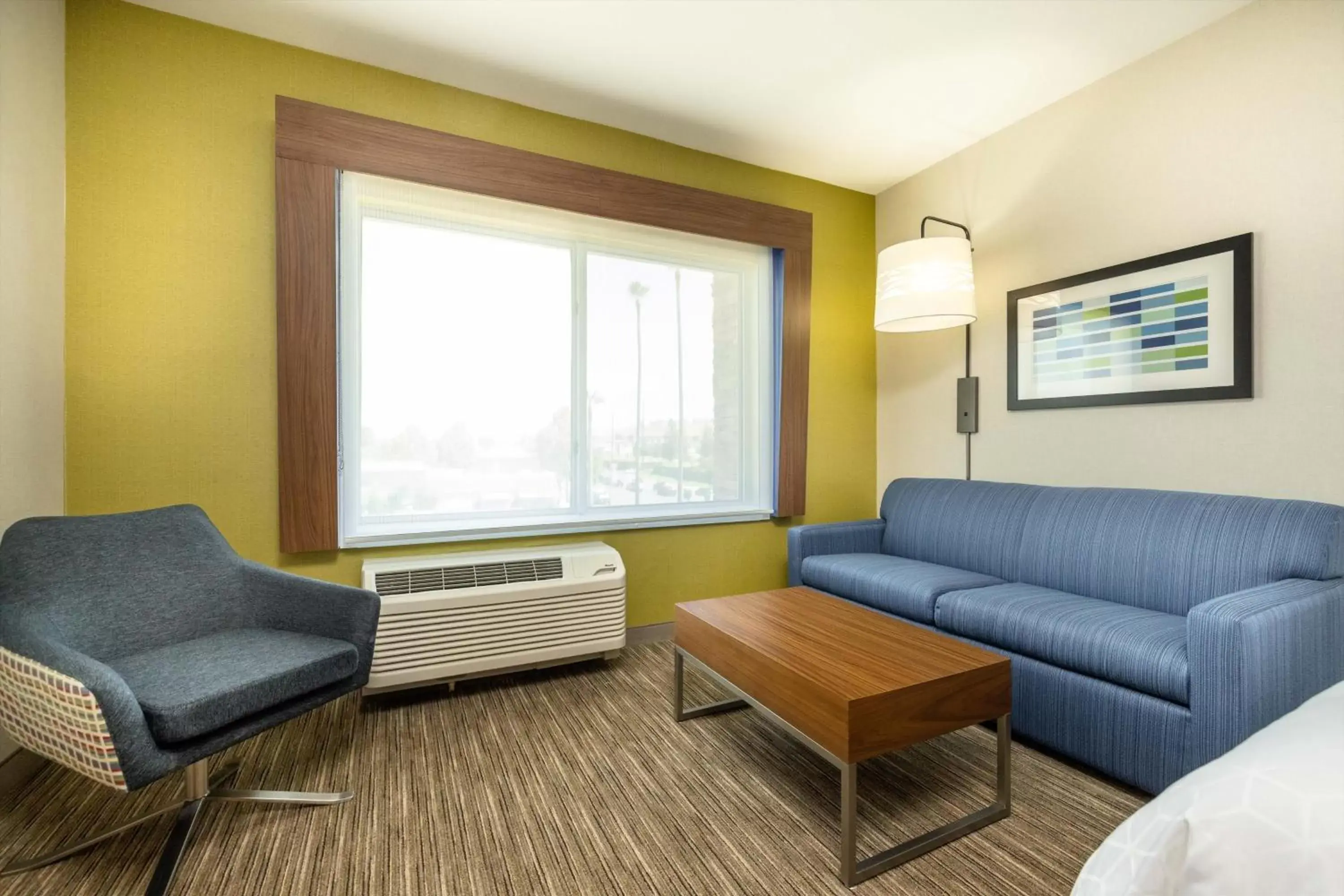 Photo of the whole room, Seating Area in Holiday Inn Express & Suites - San Jose Silicon Valley, an IHG Hotel