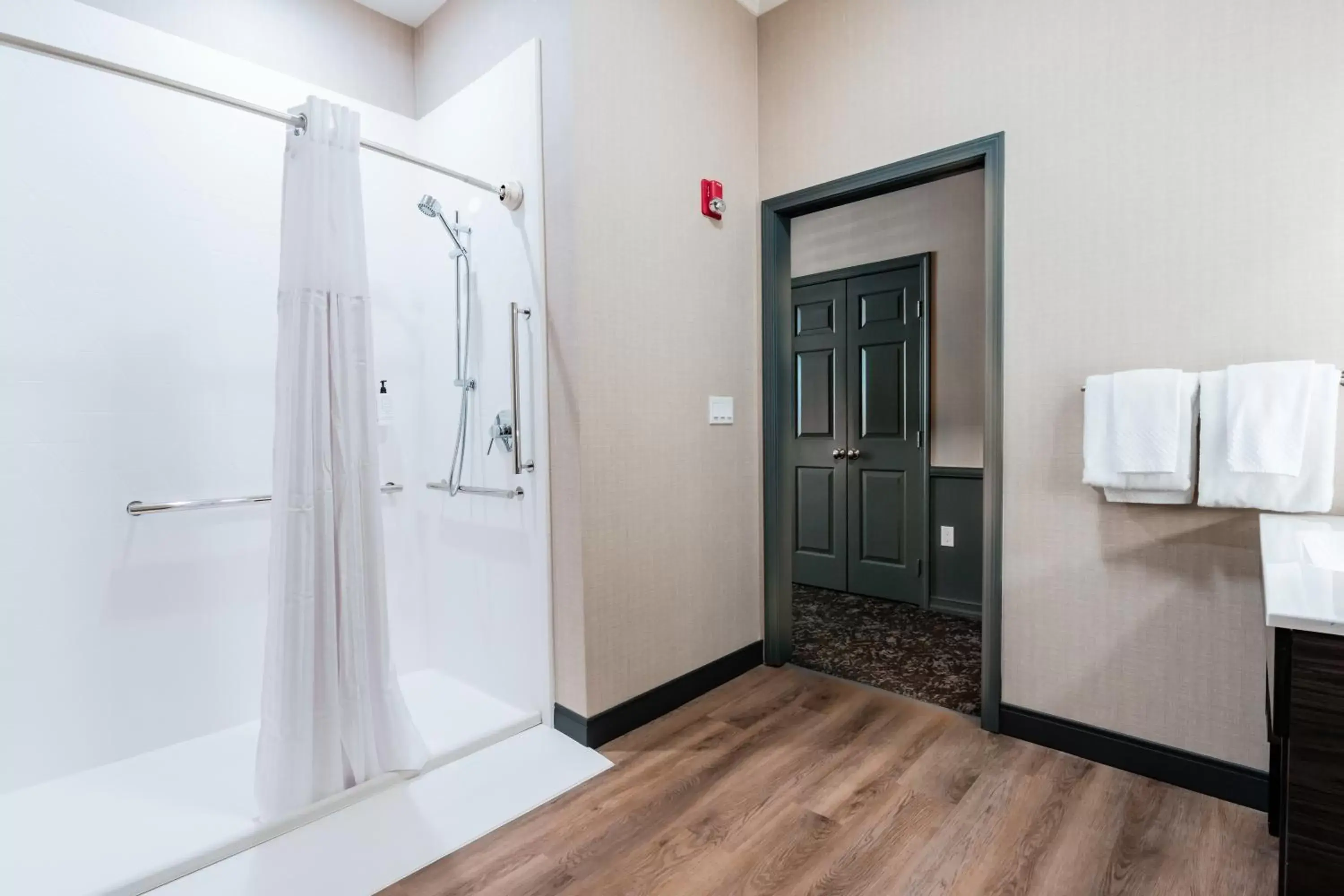 Bathroom in Hotel NoBo Cascade, Tapestry Collection by Hilton