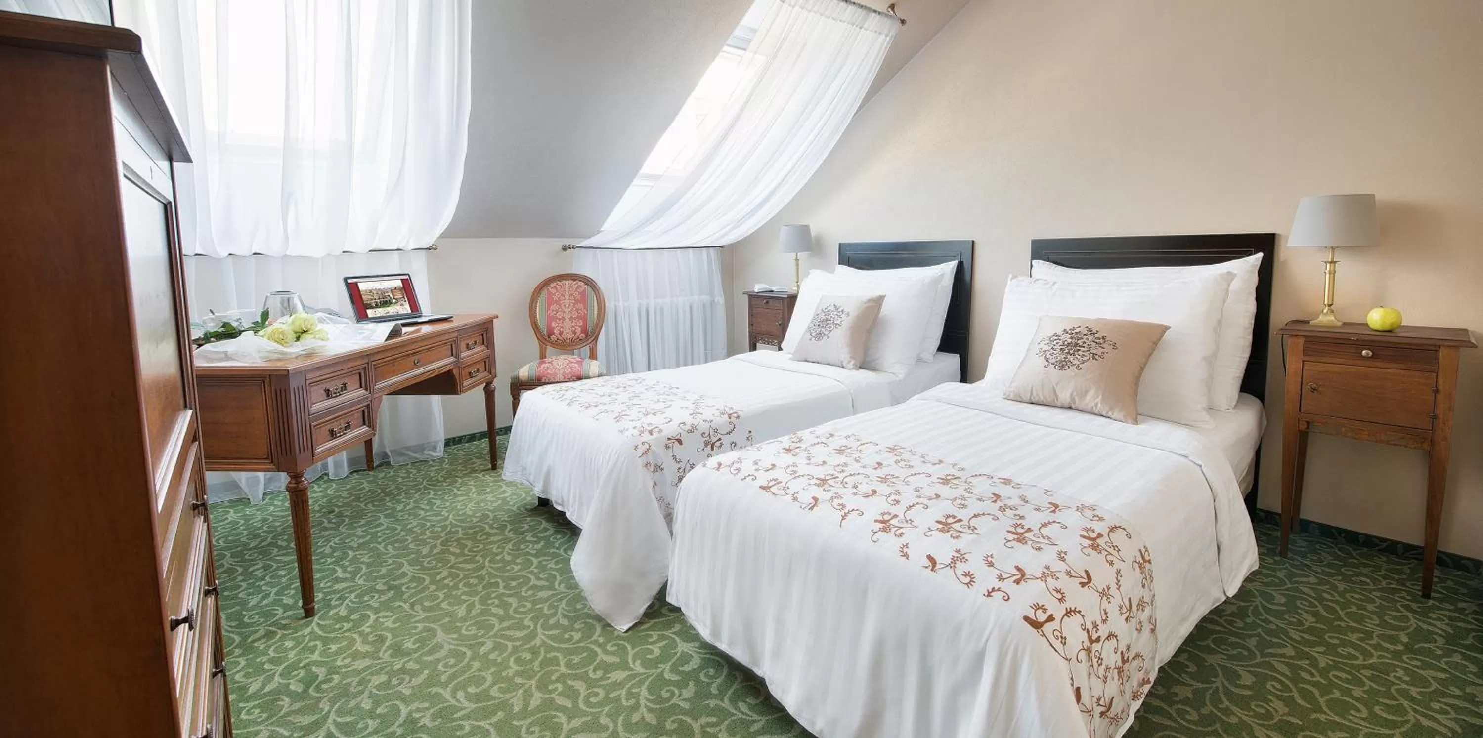 Bedroom, Bed in Hotel Angelis