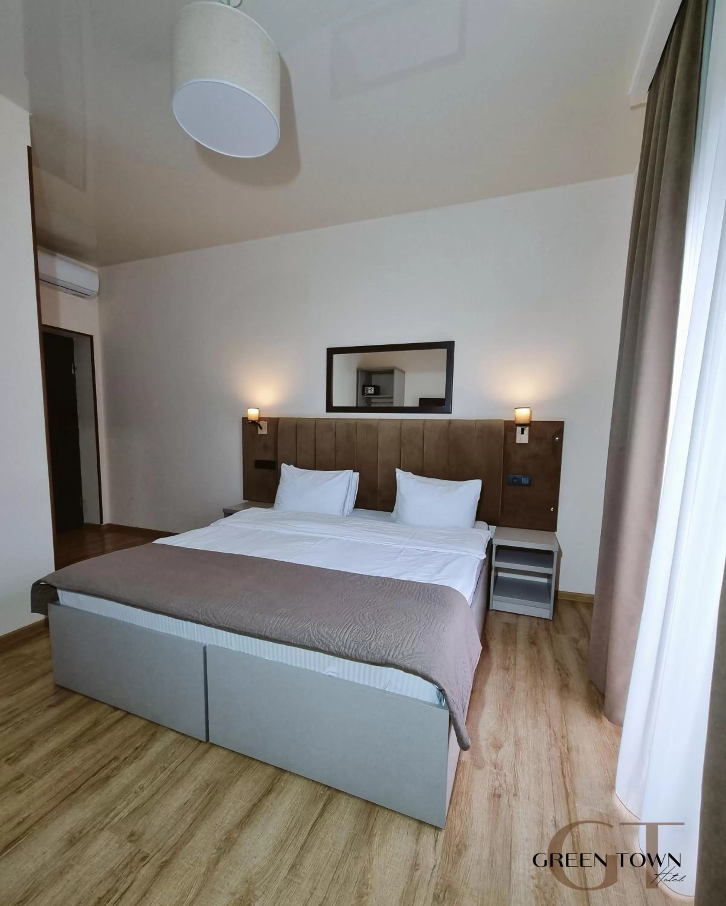 Bed in Hotel Green Town