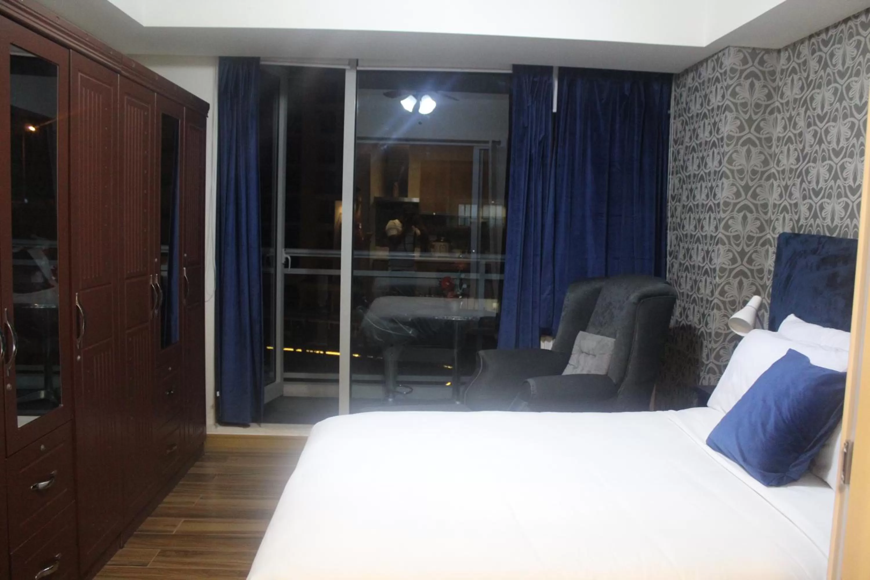 Bed in Azure Urban Resort Residence a4 near airport mall with wavepool