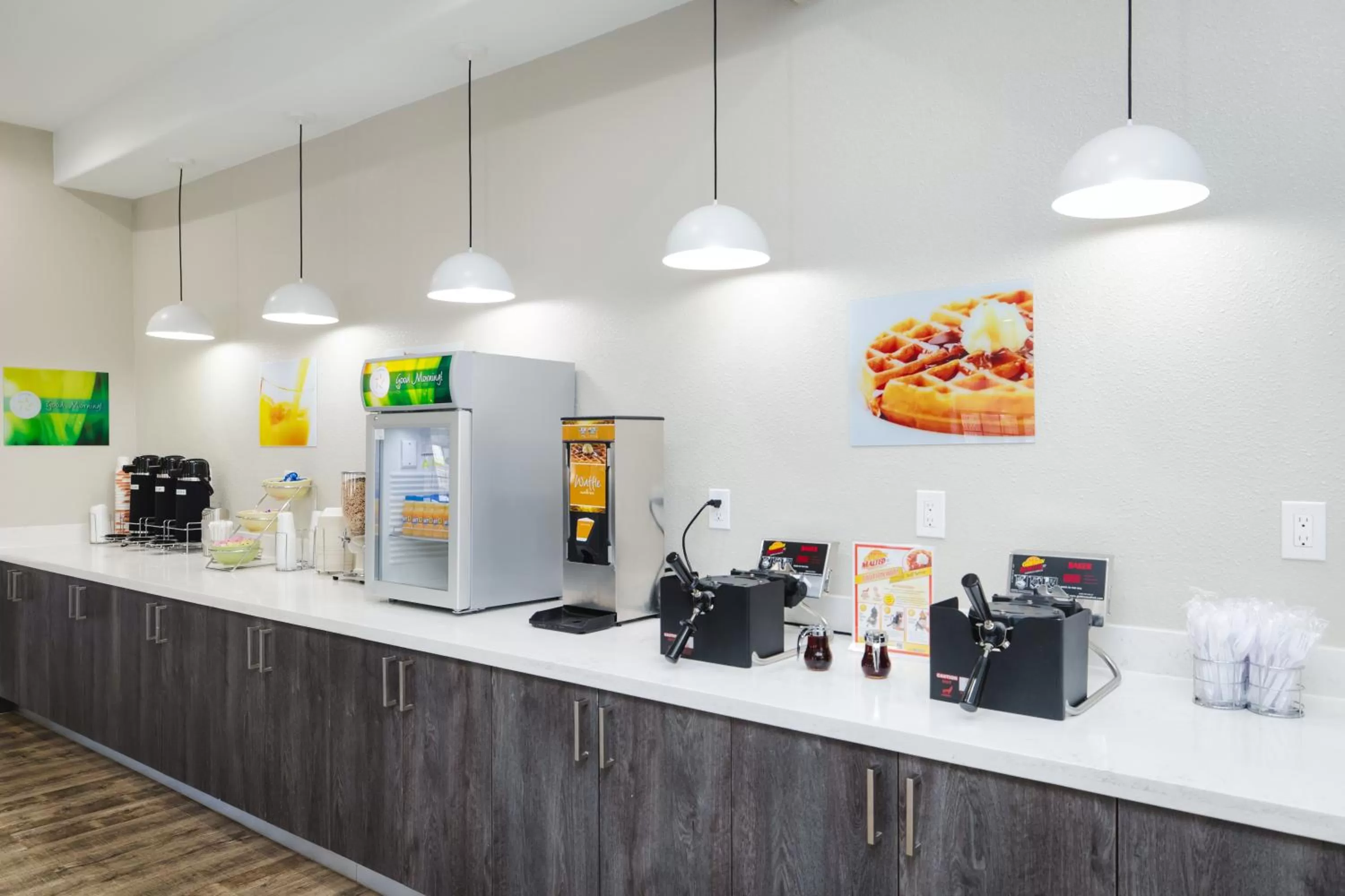 Breakfast in Quality Suites Houston Hobby Airport