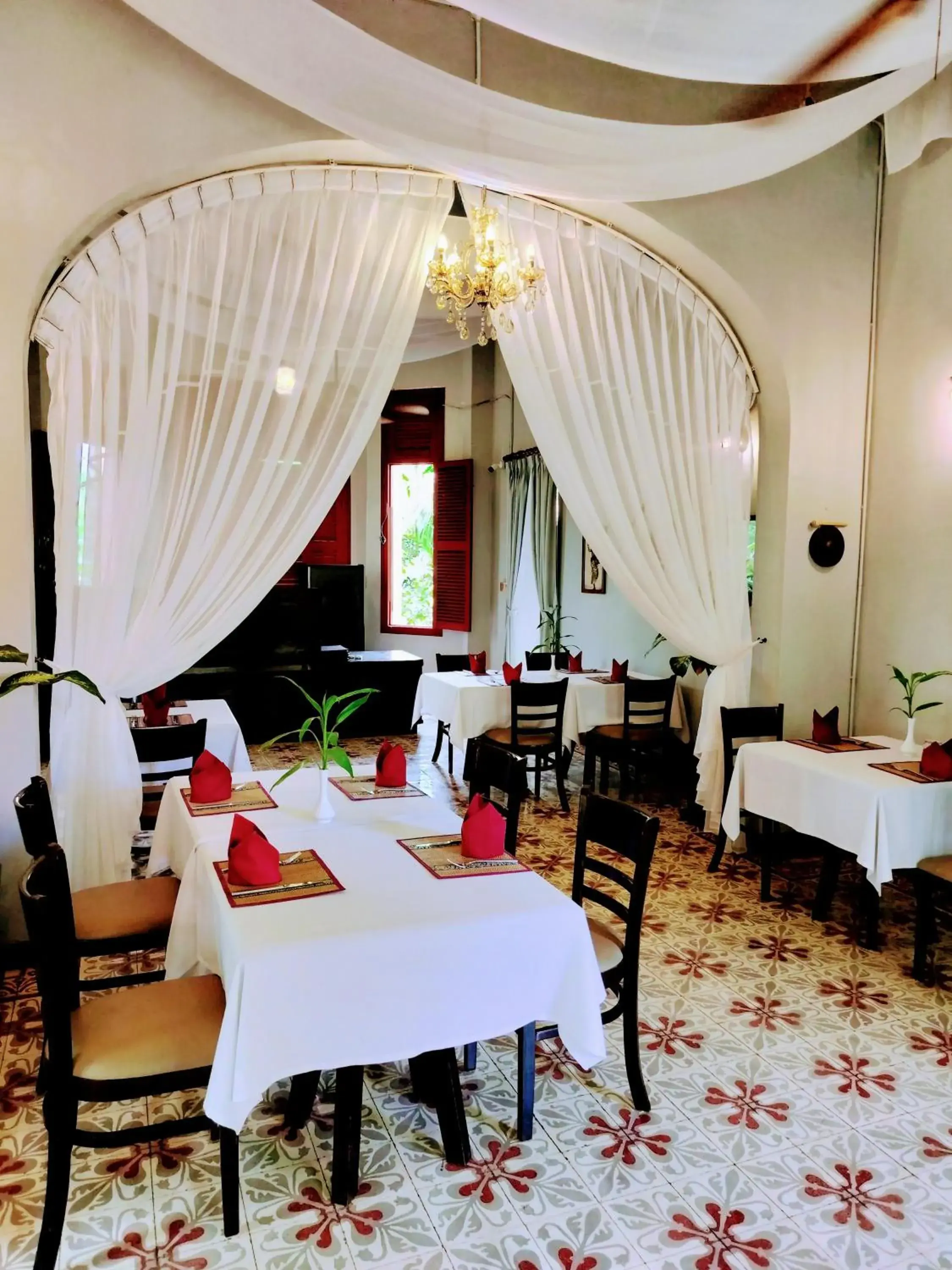 Restaurant/Places to Eat in La Rivière d' Angkor Resort