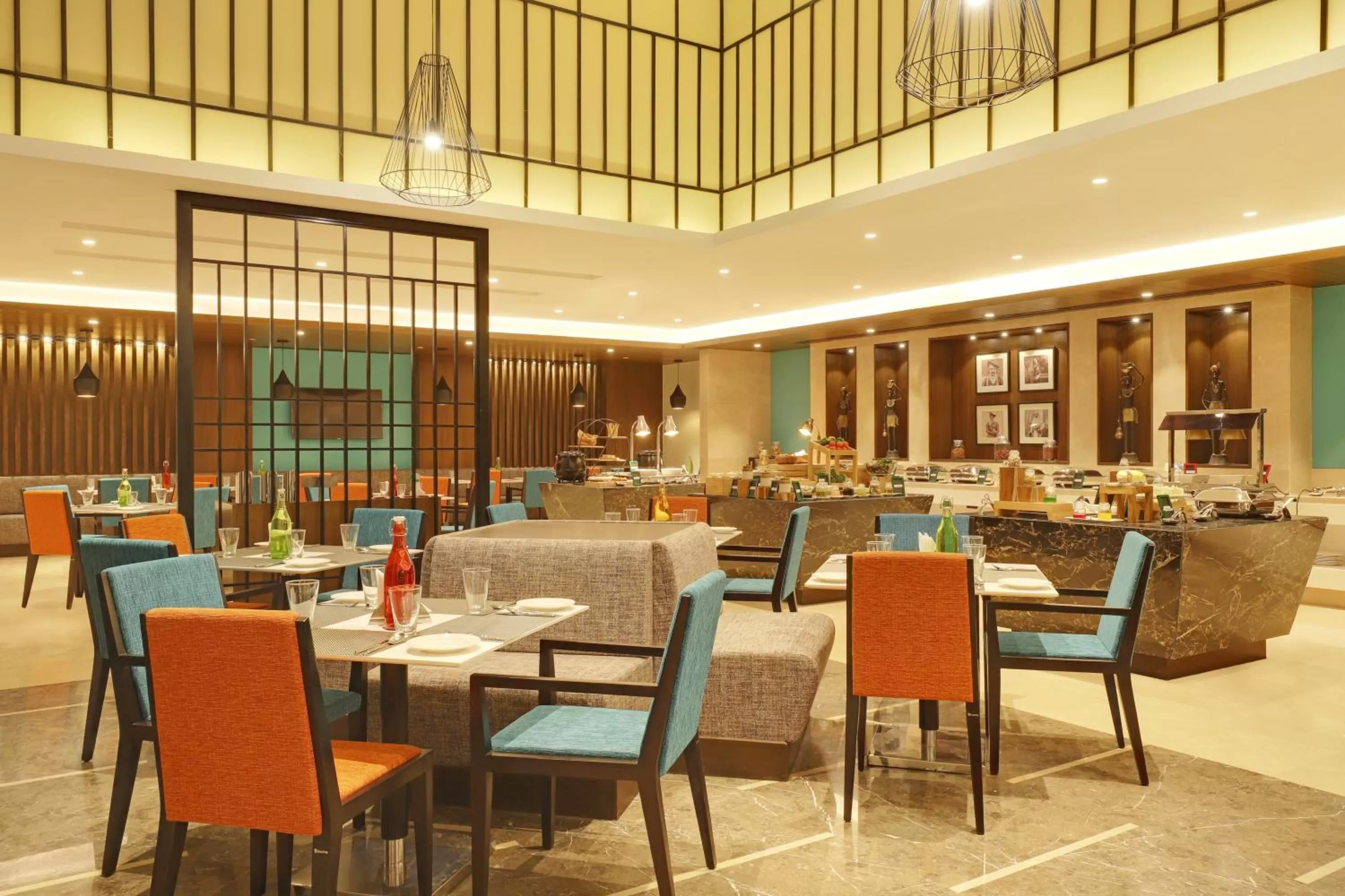 Restaurant/places to eat in Lemon Tree Hotel, Jhansi