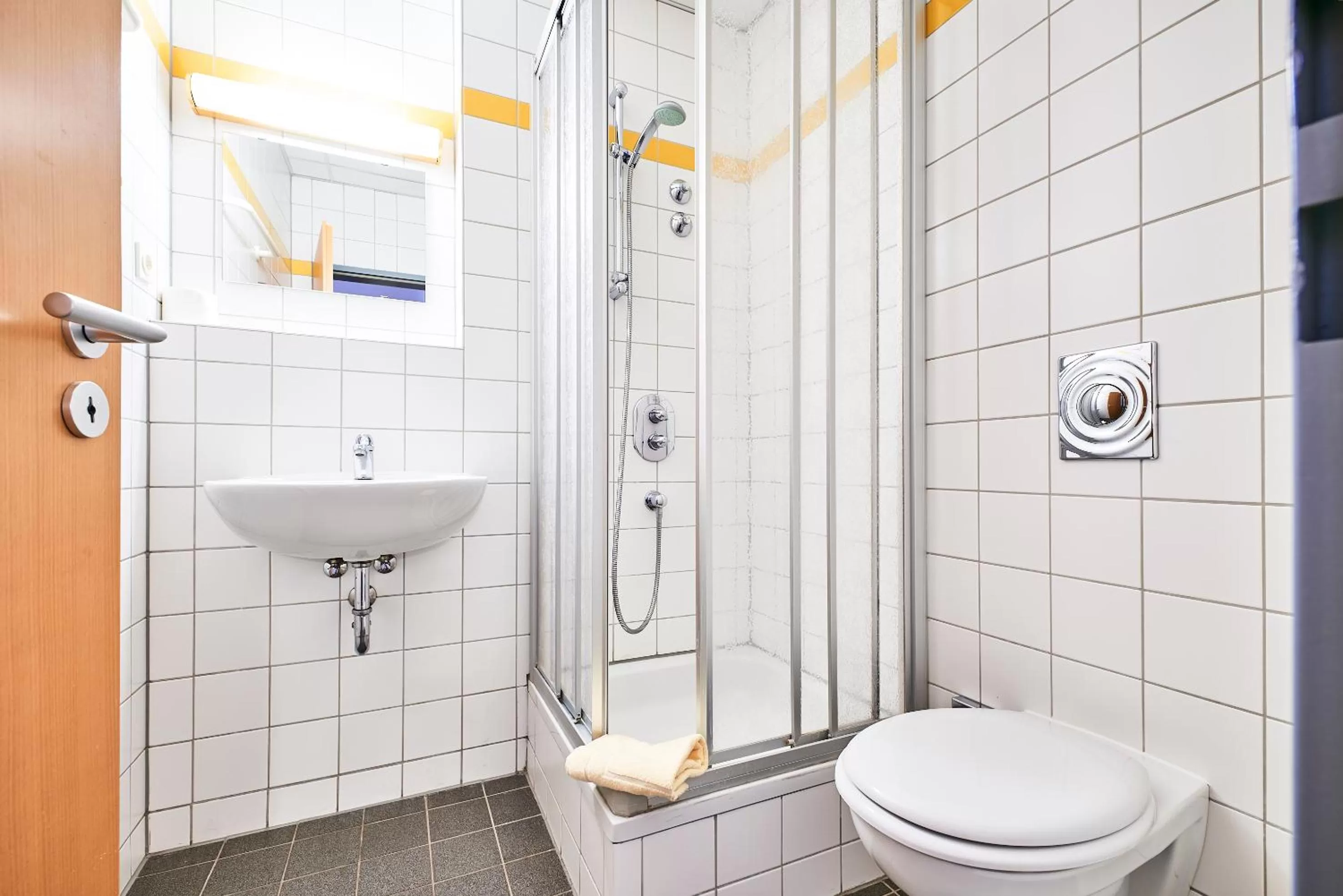 Bathroom in DJH-Gästehaus Bermuda3Eck