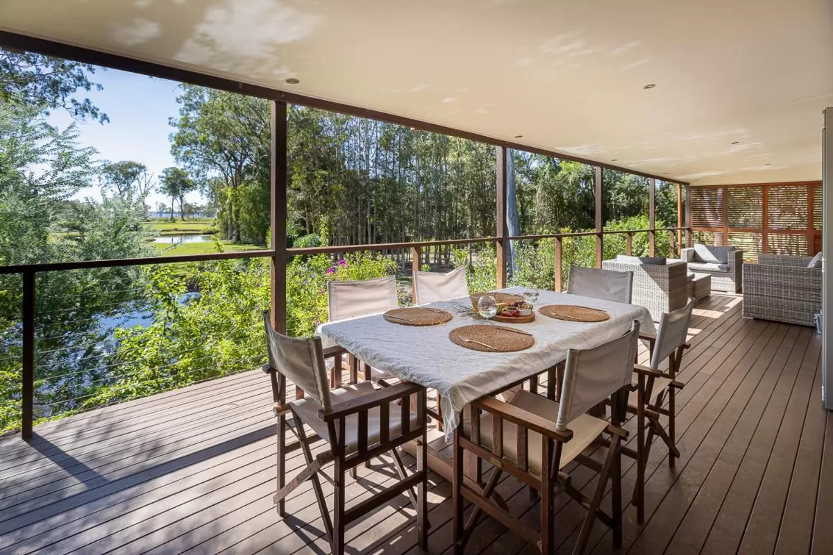 Lake Weyba Cottages Noosa