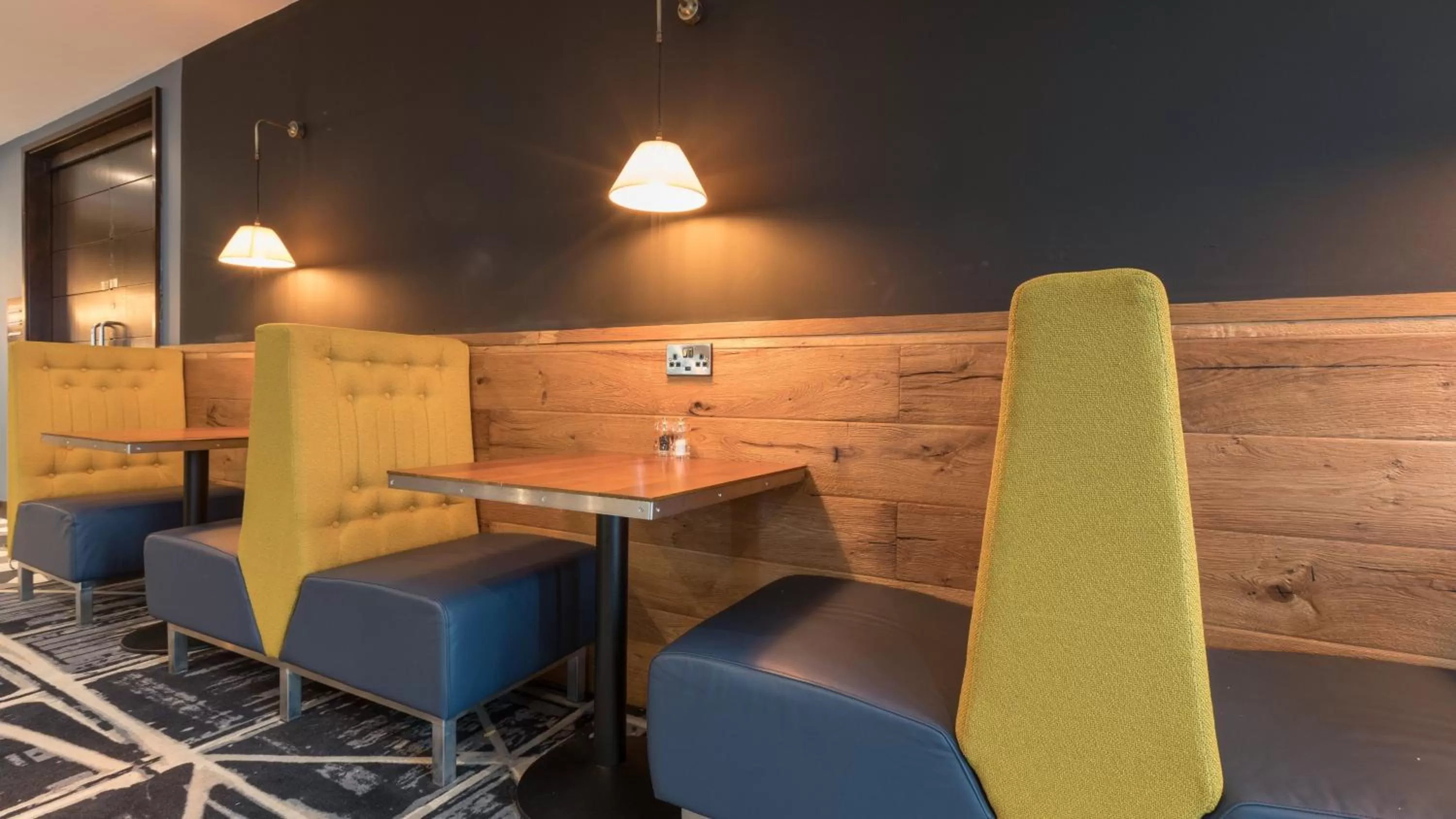 Restaurant/places to eat in Holiday Inn Manchester - Central Park, an IHG Hotel