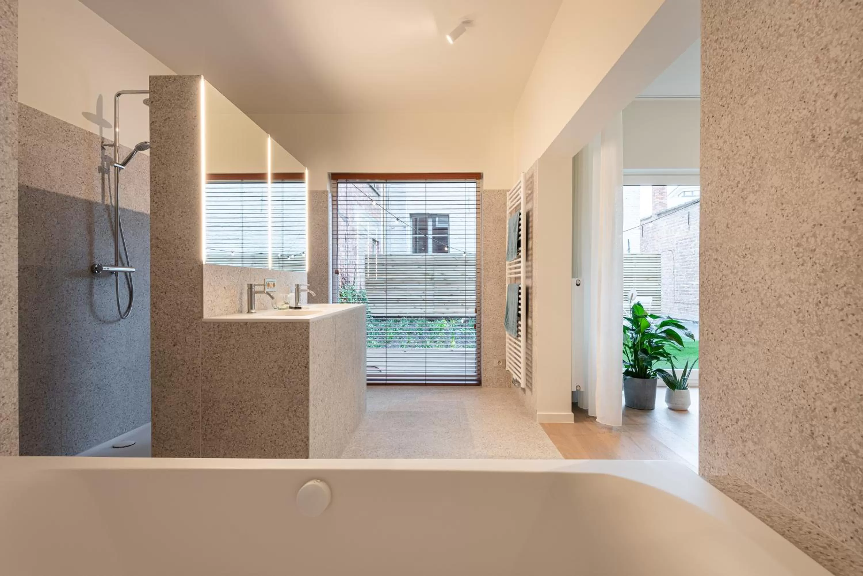 Bathroom in Gepetto's - Beautiful stay in the Historic centre of Ghent -