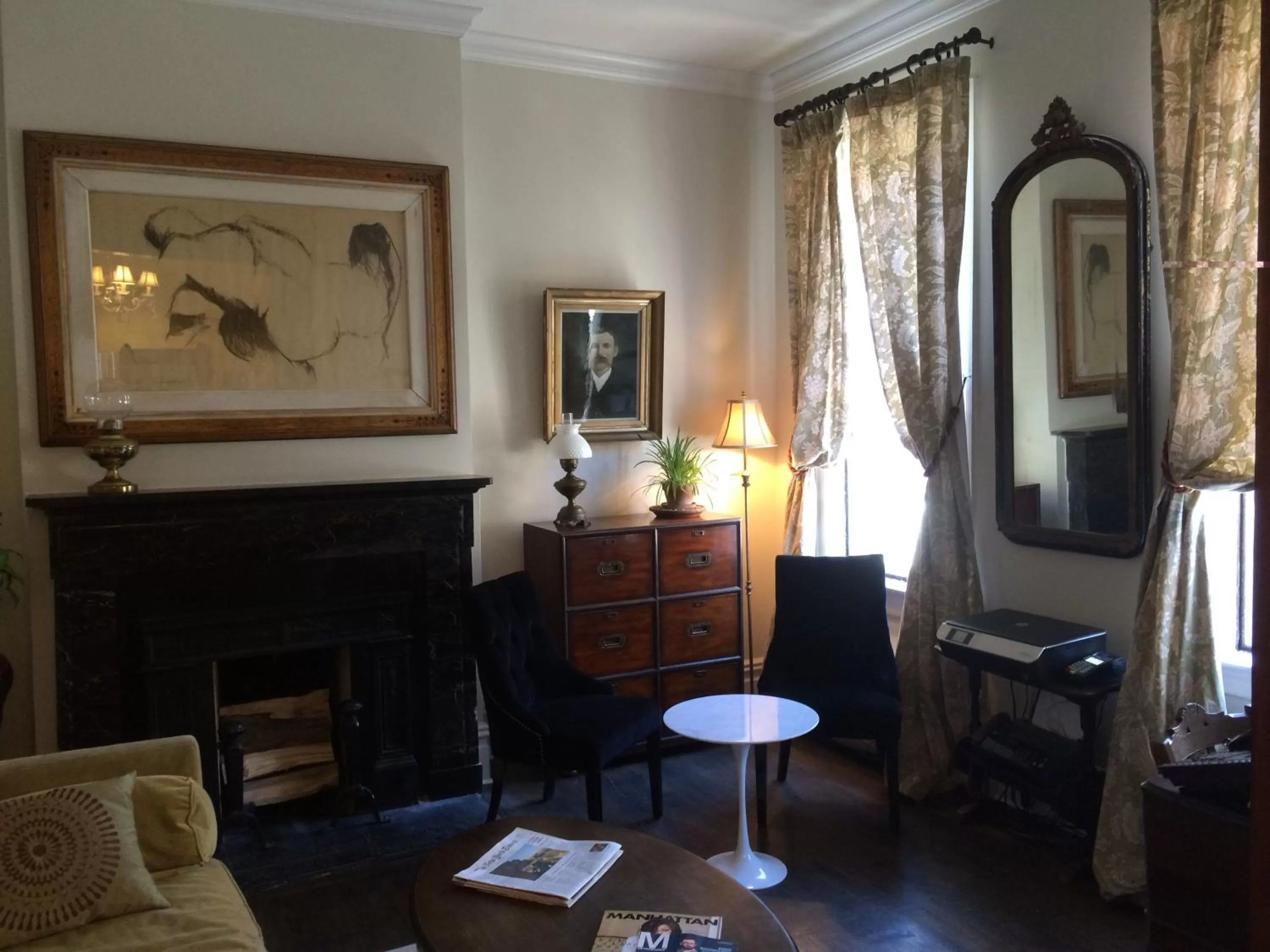 Communal lounge/ TV room in Incentra Village Hotel