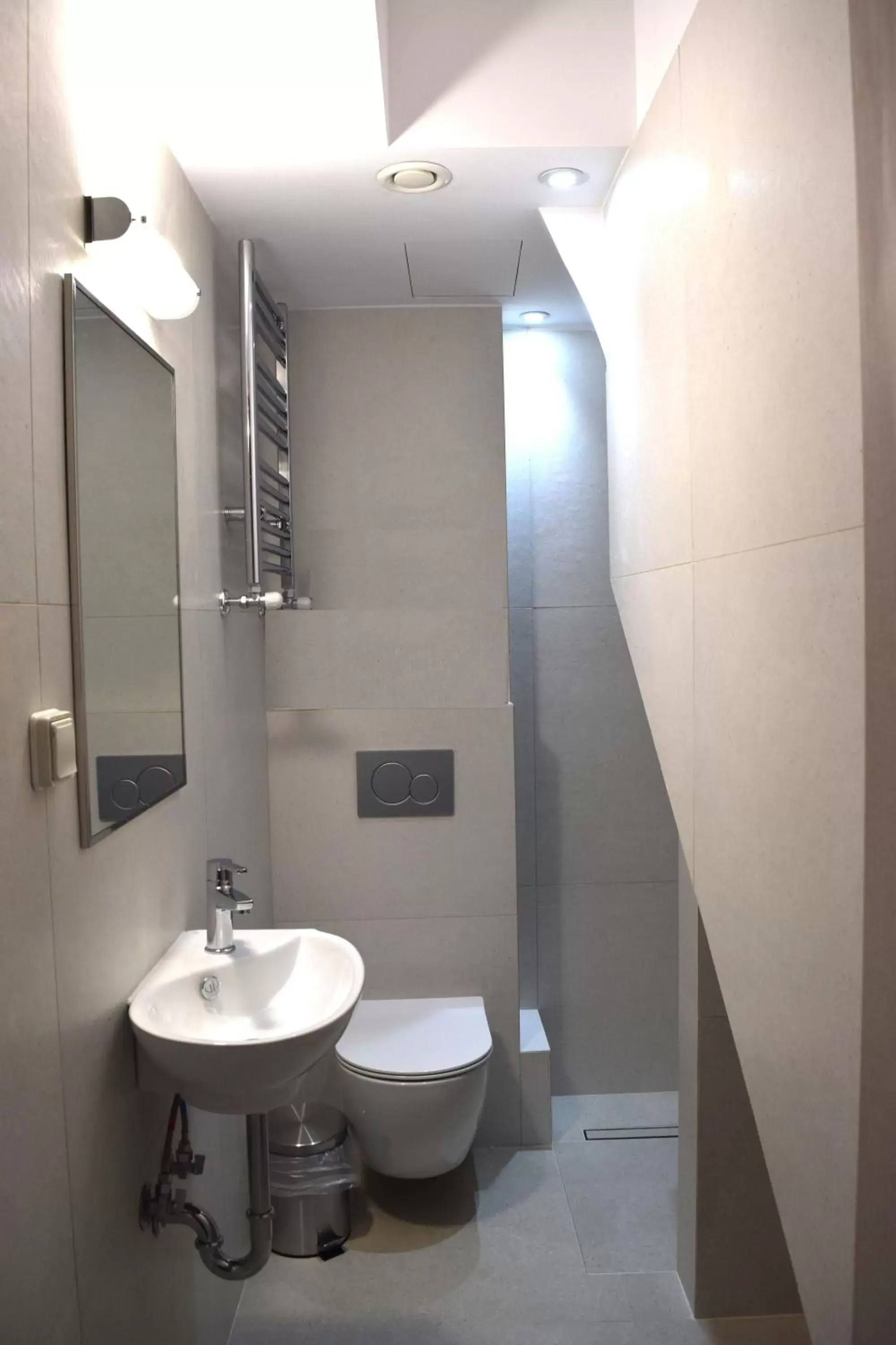 Bathroom in Toumba apartments