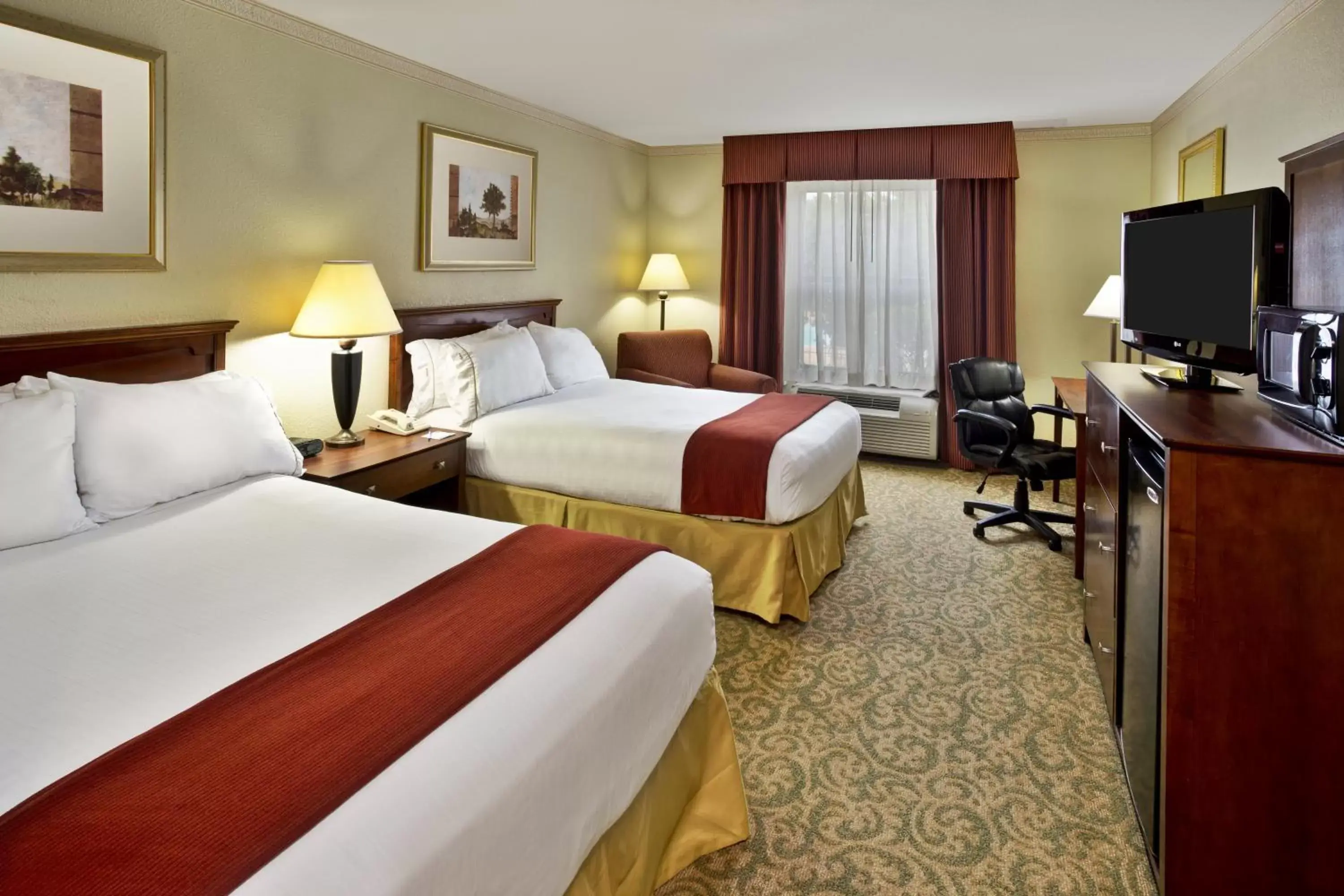 Photo of the whole room, Bed in Holiday Inn Express Breaux Bridge, an IHG Hotel