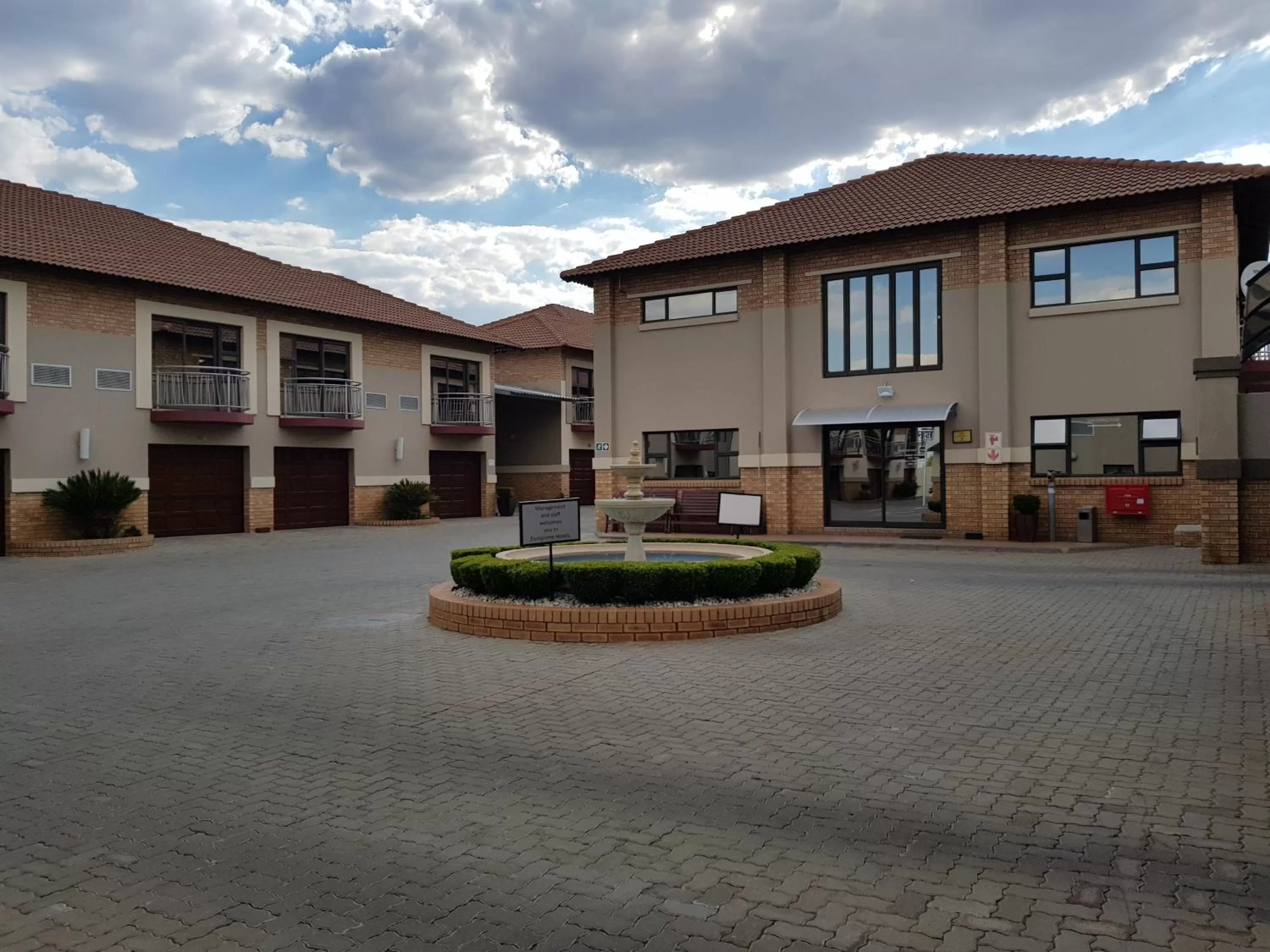 Facade/entrance in Europrime Hotel